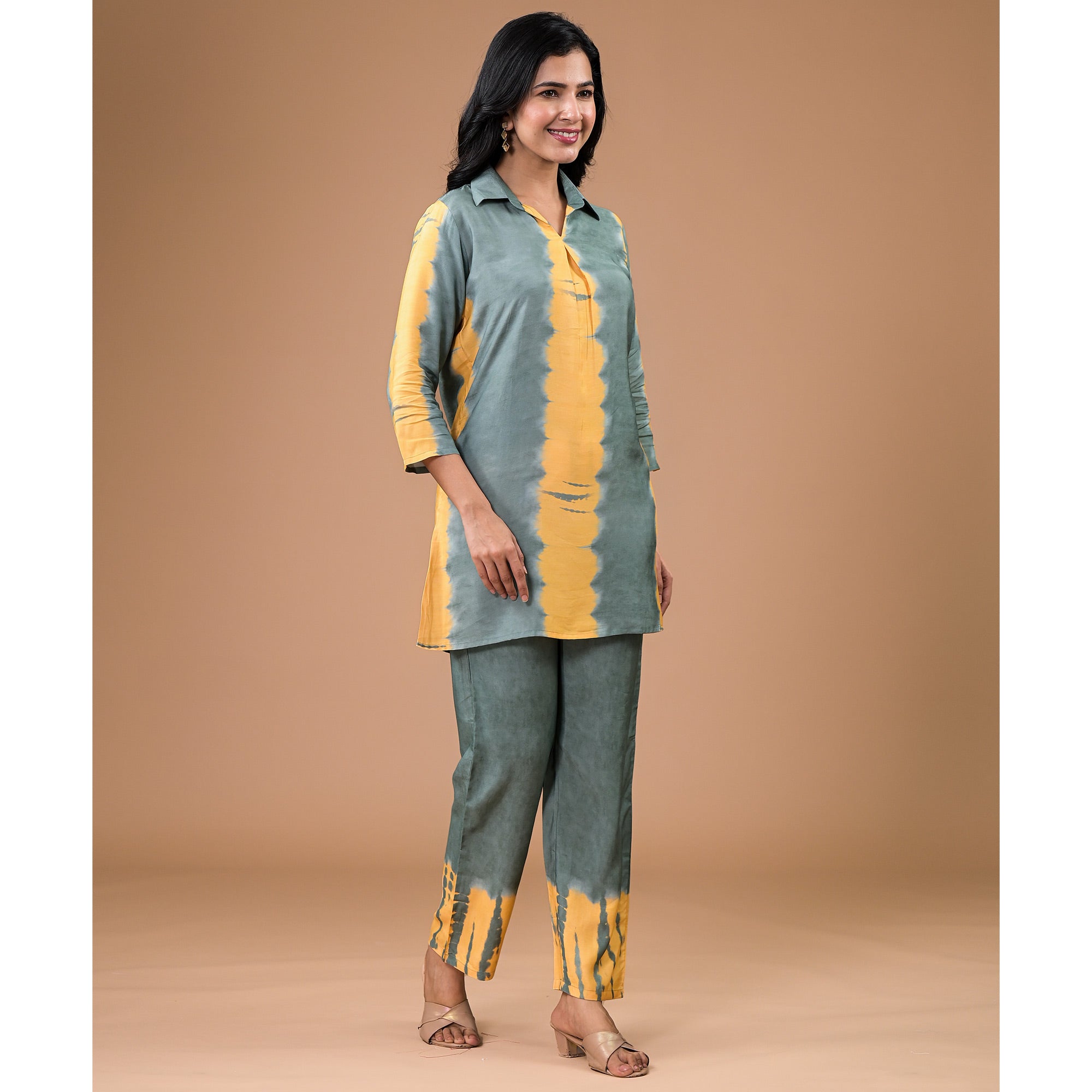 Peachmode Bottle Green Tie Dye Printed Muslin Co-Ord Set - view 5