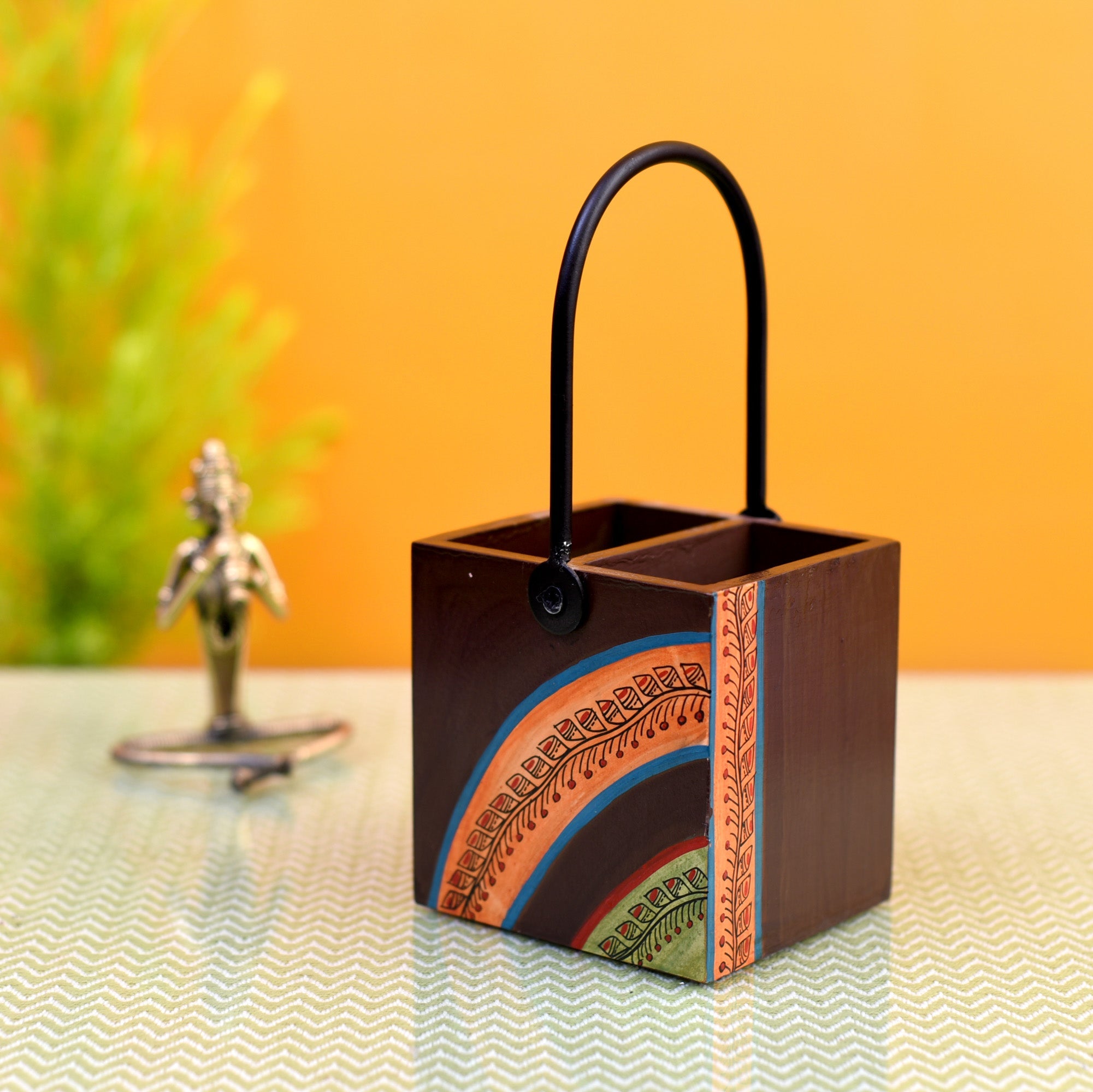 ART CREATIONS BY SUMAN SONTHALIA Brown - Cutlery Stand with Floral Patterns Handcrafted in Wood with Iron Handle (4x4x8.5)