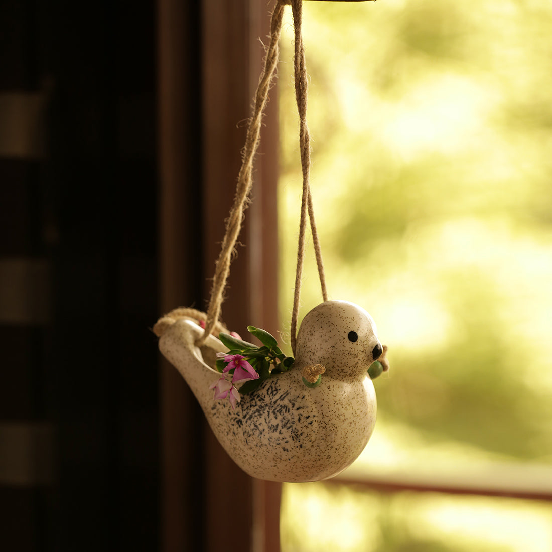 Decorative garden balcony – EXCLUSIVELANE Decorative Garden & Balcony Ceramic Hanging Planter