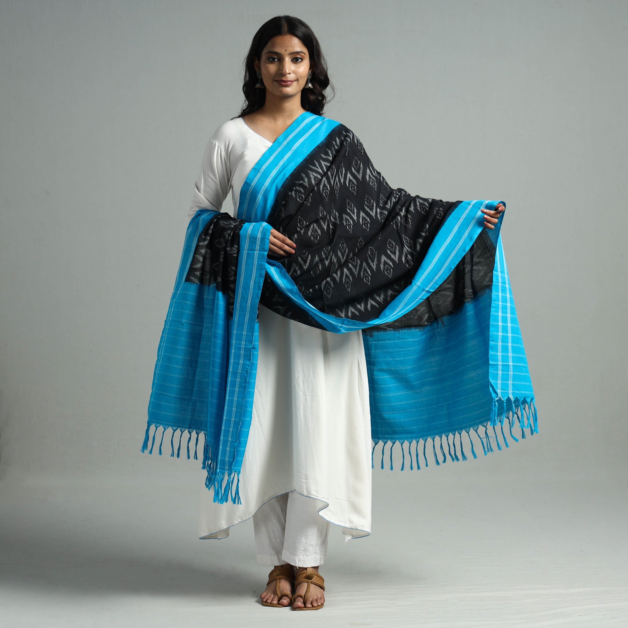 POCHAMPALLY IKAT WEAVES BY GOVARDHAN Black - Pochampally Ikat Weave Cotton Handloom Dupatta 12 - view 2