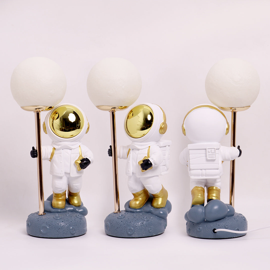 Kush Trading Astronaut Moon Lamp - view 15