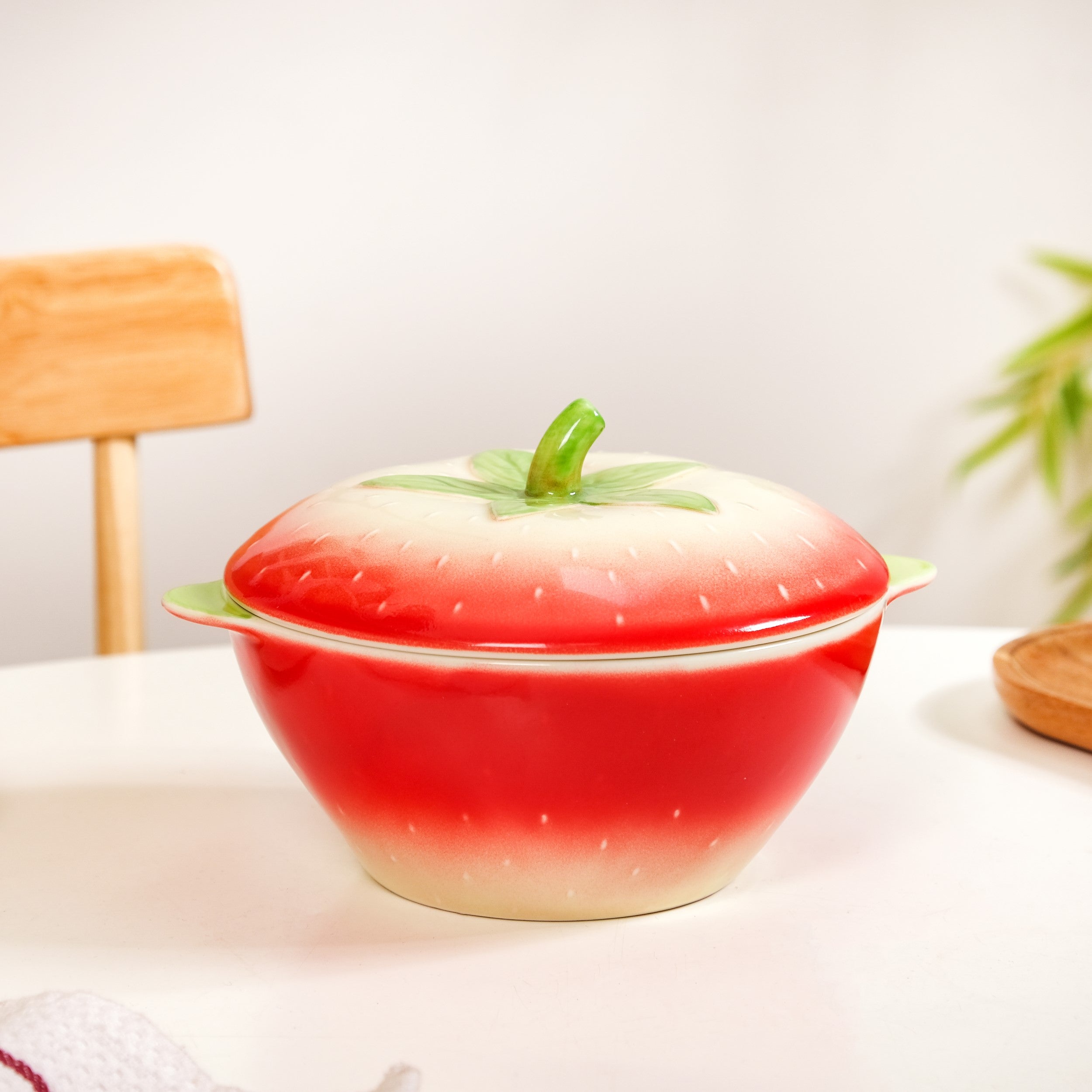 Nestasia Strawberry Ceramic Serving Bowl With Lid 900ml - view 7