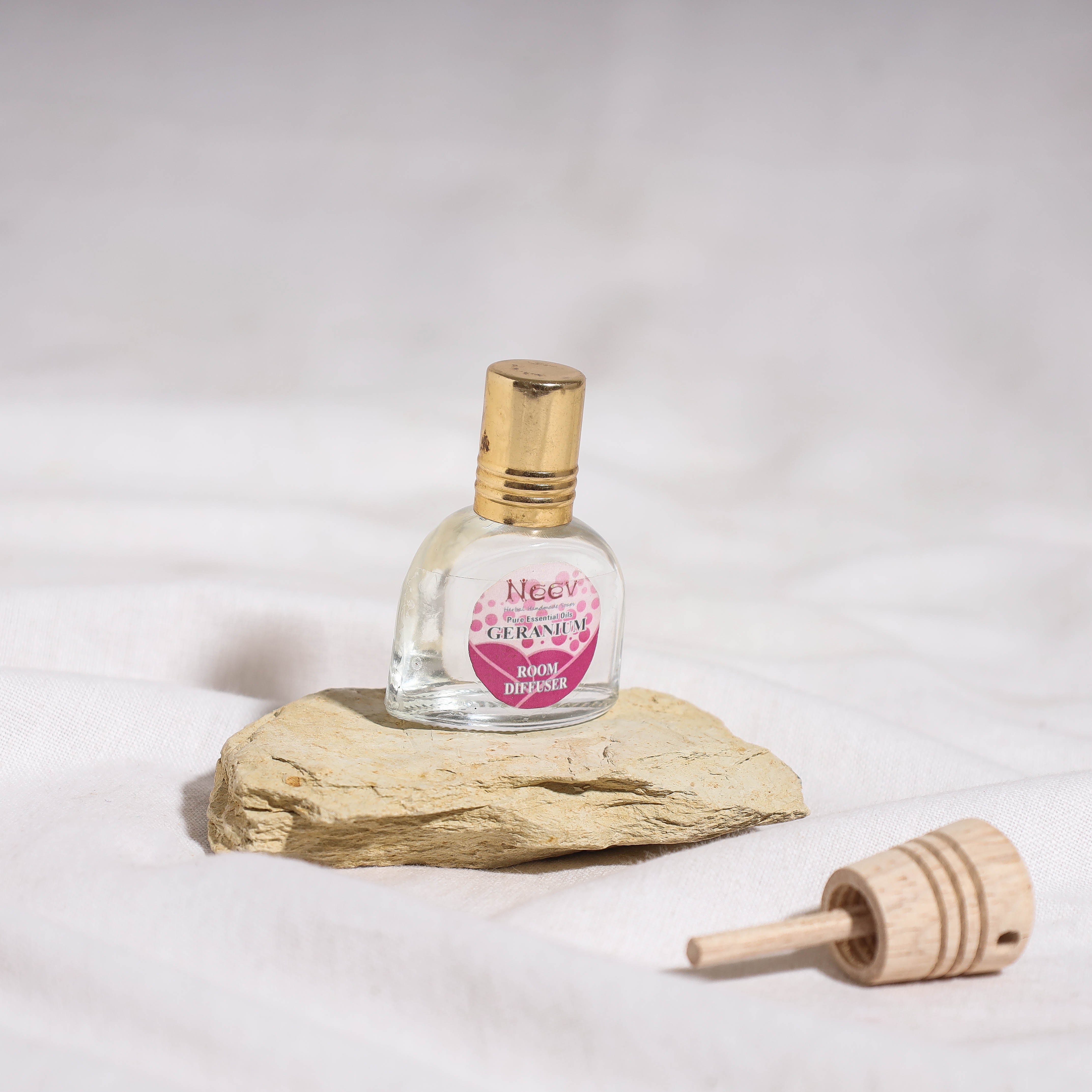NEEV "Geranium Room Diffuser Tranquil, Sensitive , Healing" - view 2