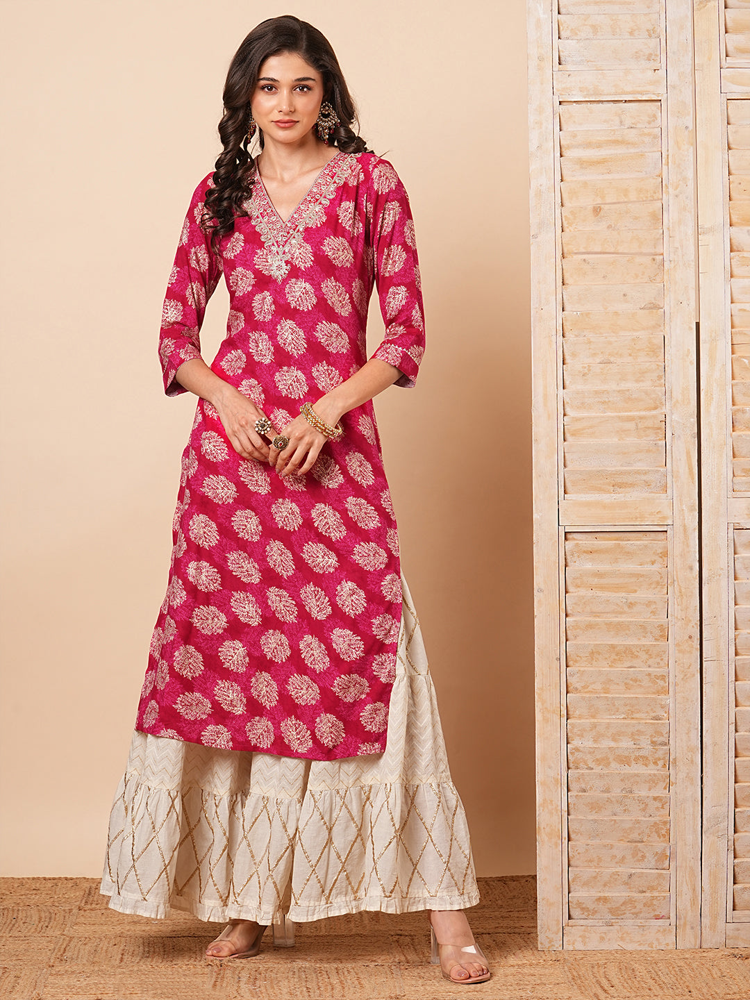 Fashor Ethnic Zari Embroidered & Abstract Foil Printed Straight Fit Kurta - Red - view 3