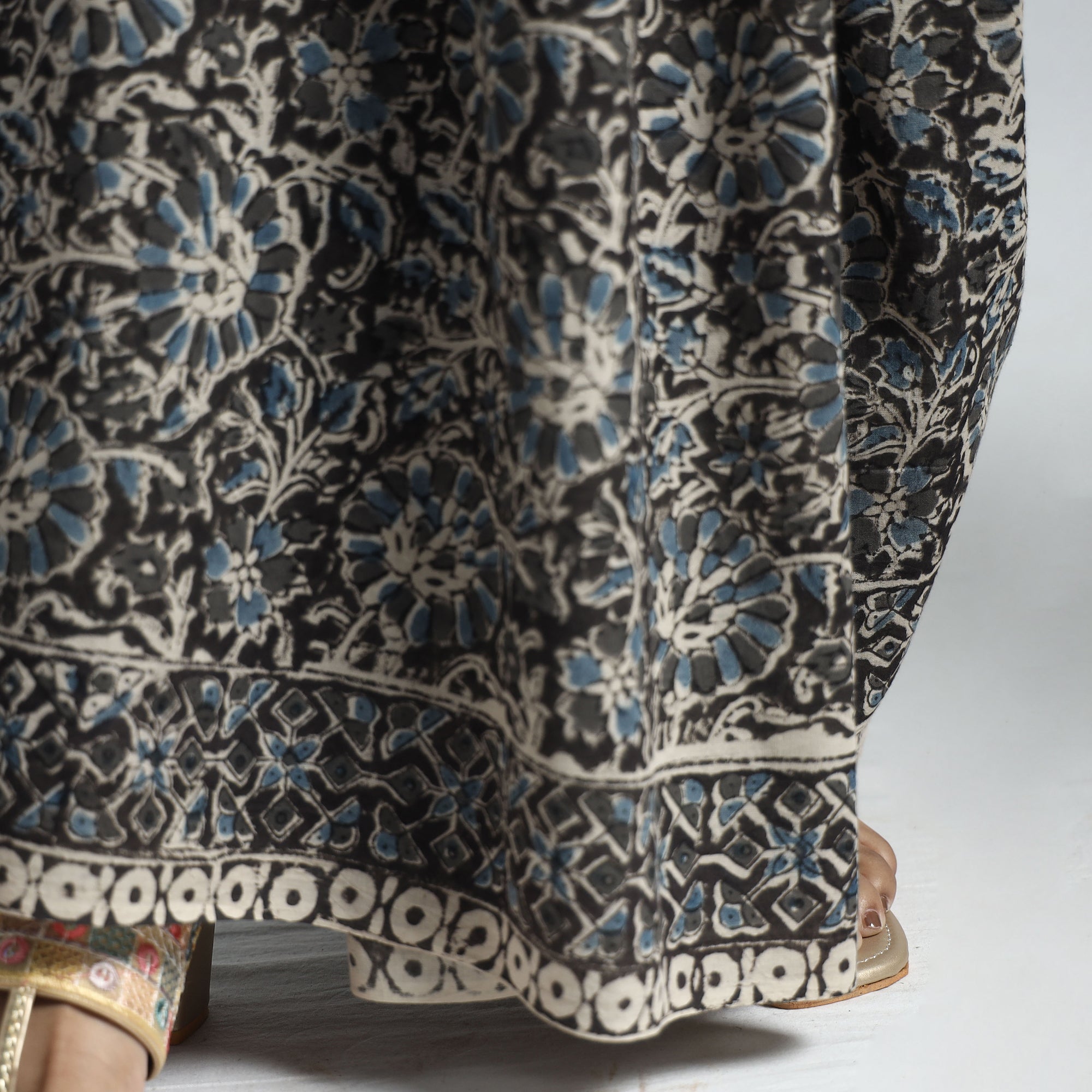 VENKATA BHANU KALAMKARI PEDANA Black - Pedana Block Print Cotton Kalamkari Saree - view 5