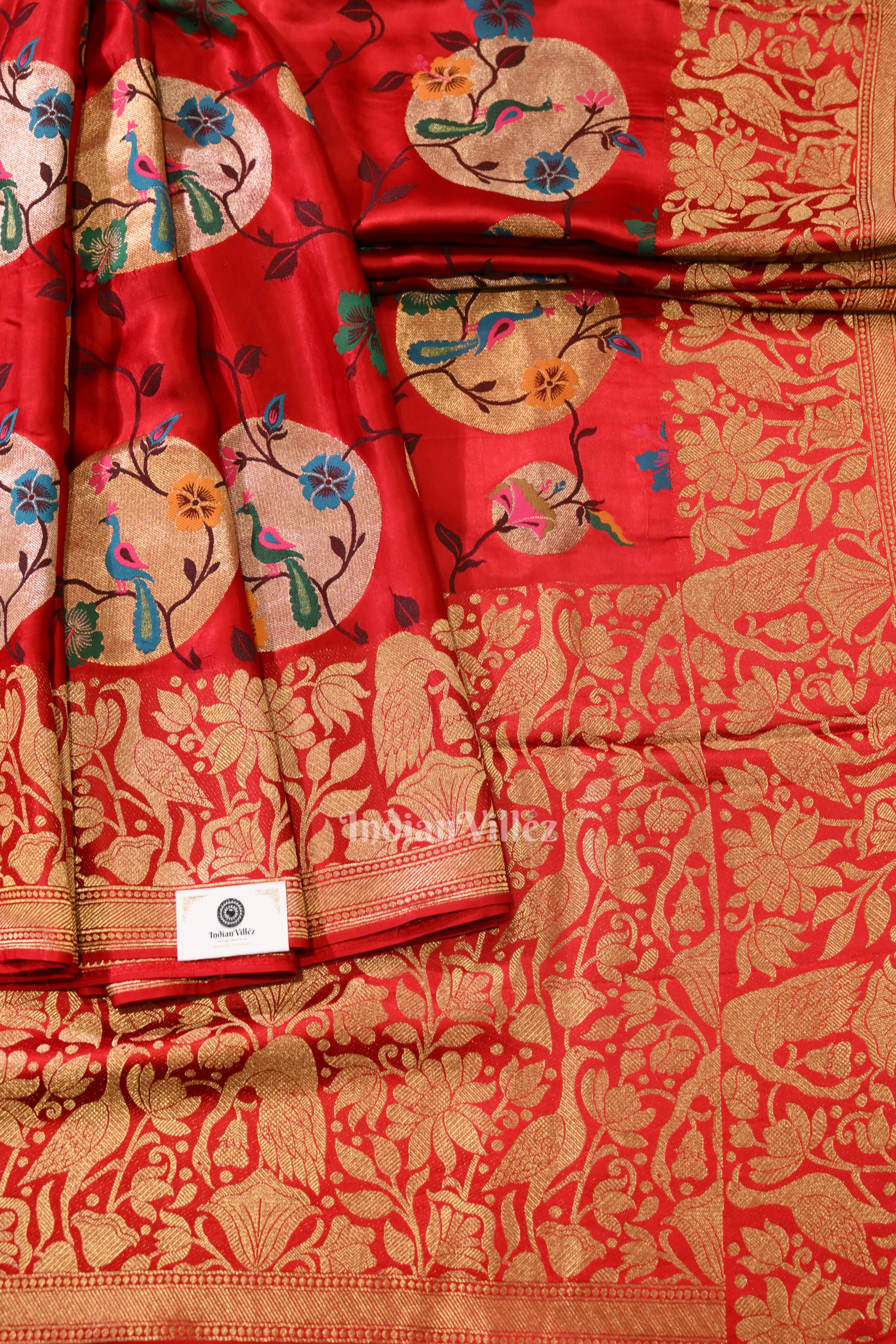 IndianVillèz Attractive Bridal Red Banarasi Katan Silk Saree