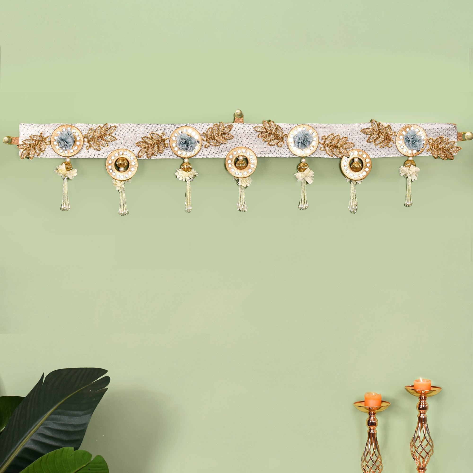 Nestasia White Flora Toran For Home Decor