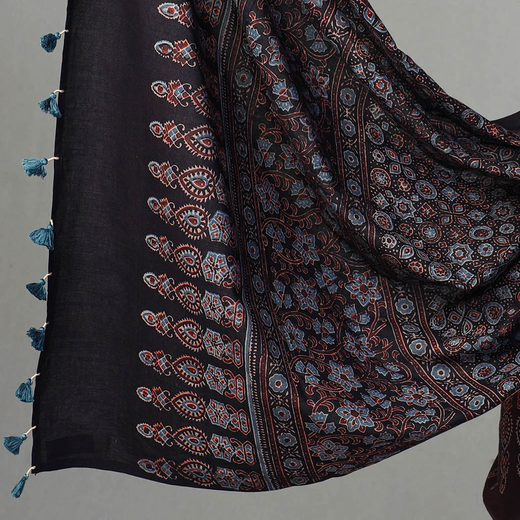 AJRAKH BY JABBAR KHATRI Brown - Kutch Block Print Cotton 3pc Ajrakh Dress Material 01 - view 4