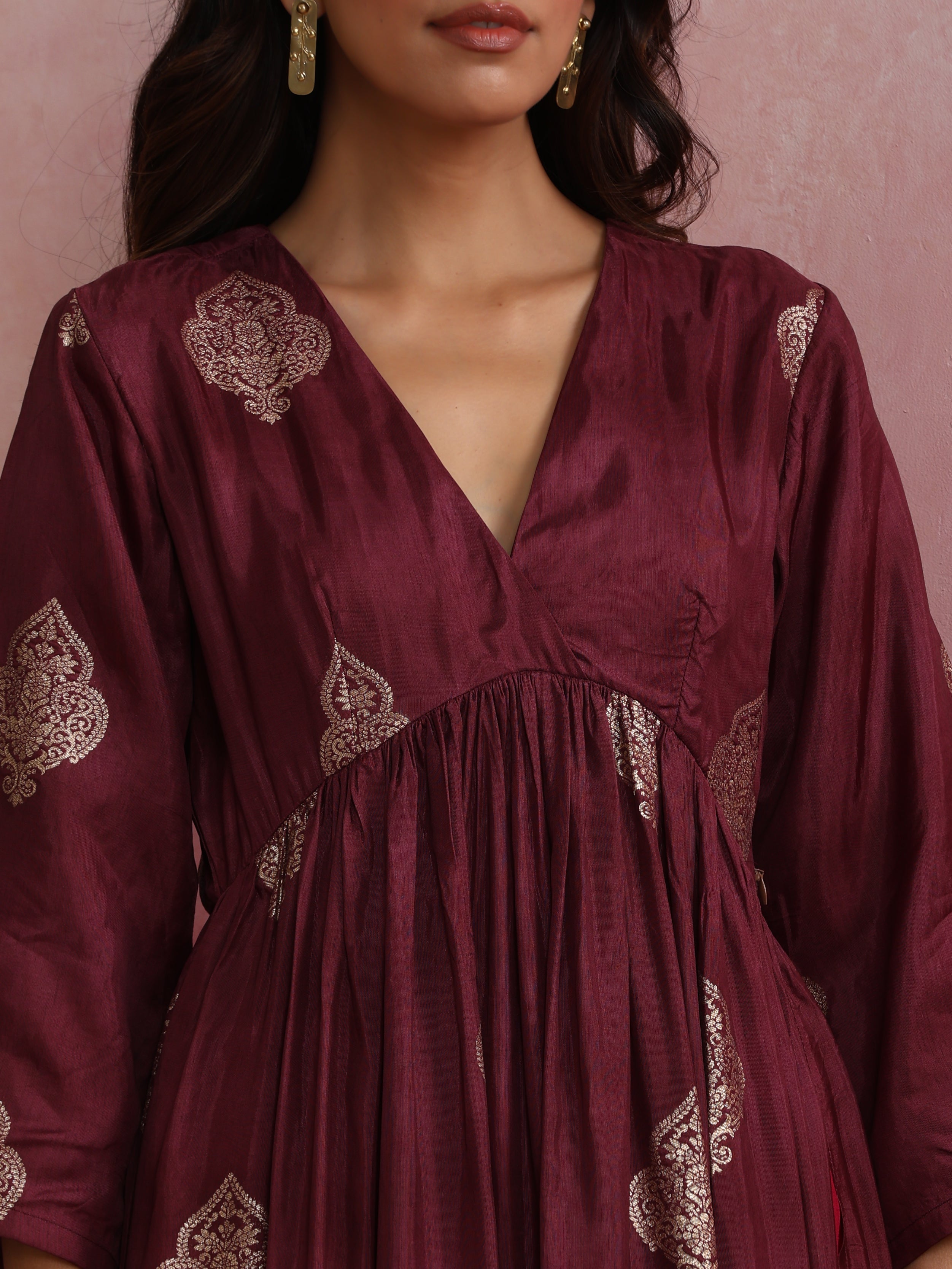 trueBrowns Purple Viscose Silk Kurta Set - view 5