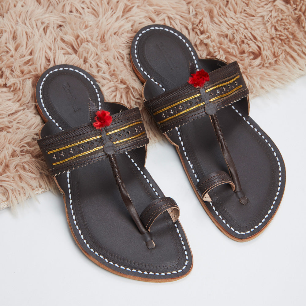 KORAKARI Brown Handstitched Leather Kolhapuri Men Slipper
