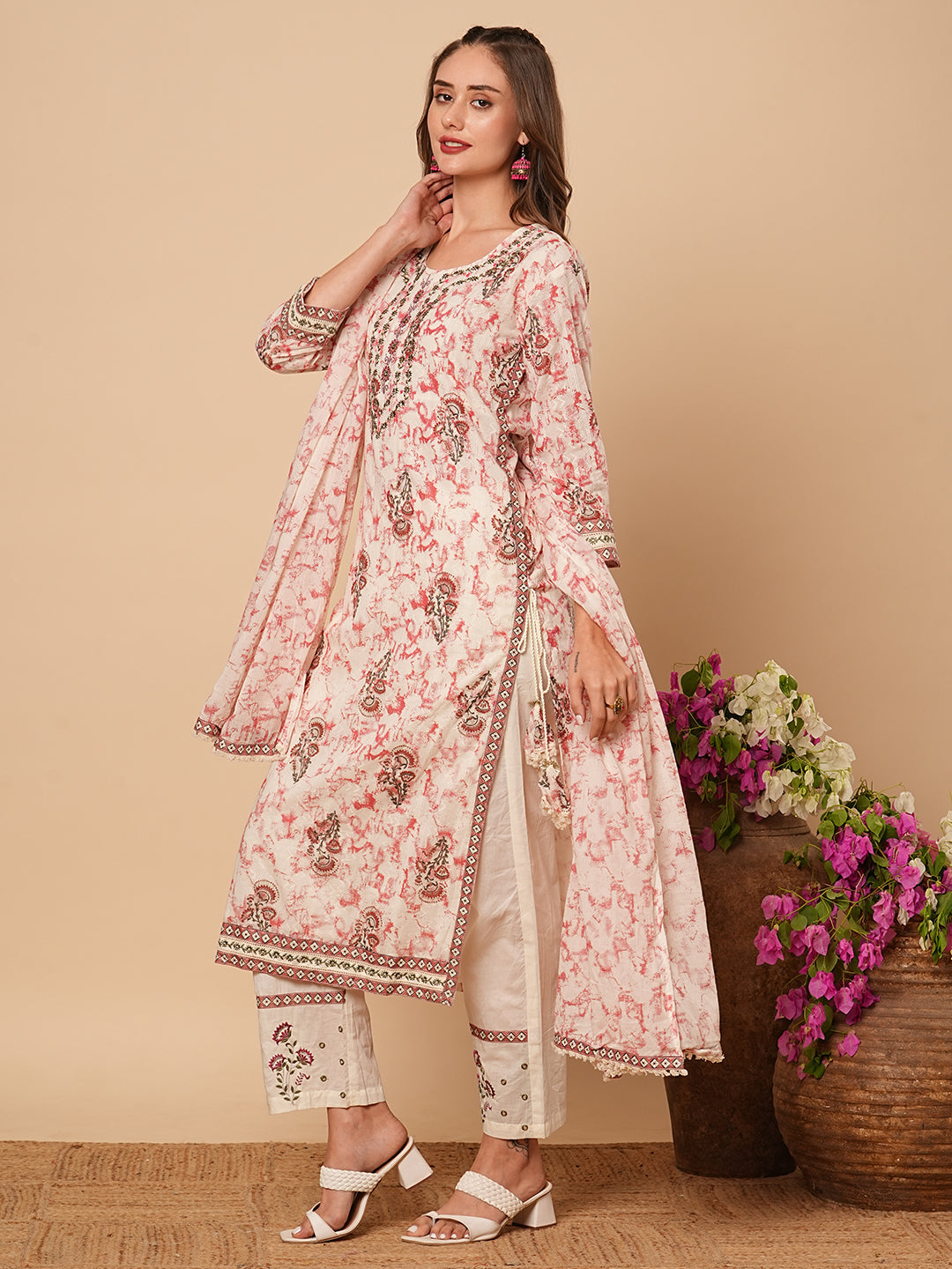 Fashor Abstract Printed & Ethnic Embroidered Straight Kurta with Pant & Dupatta - Off White - view 5