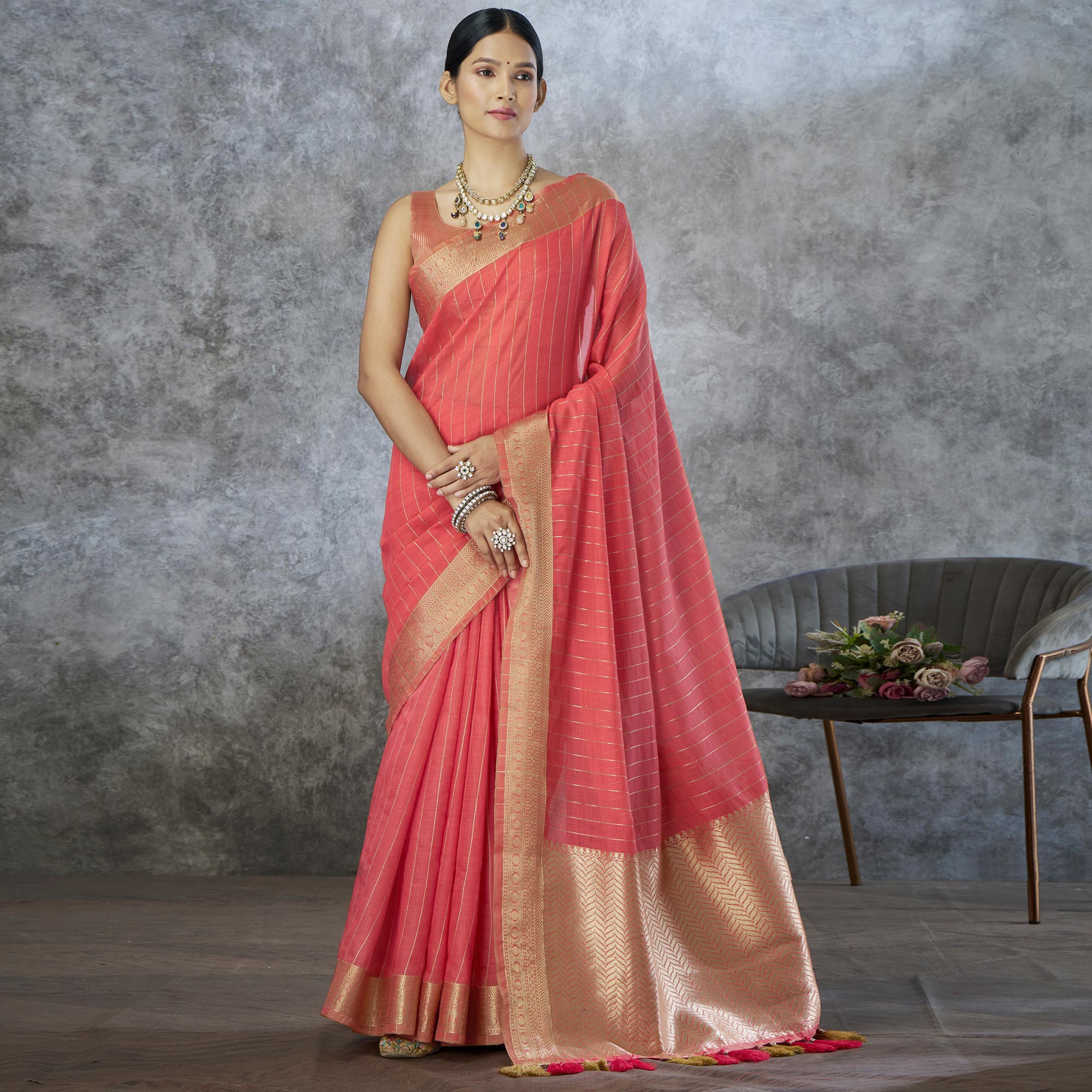 Peachmode Gajari Pink Woven Cotton Silk Saree With Tassels - view 2