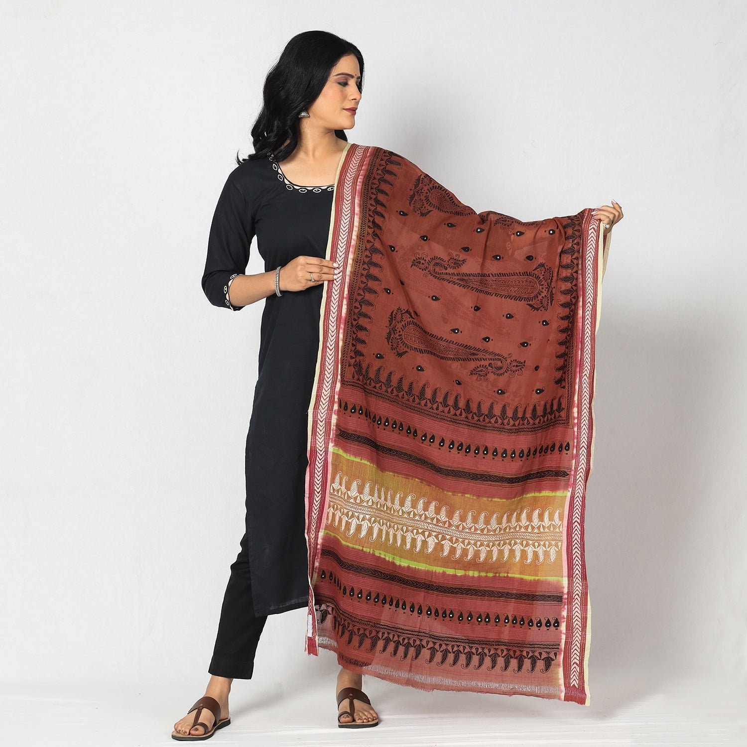 KHUSHBASH - HAPPY LOOM OF EAST Brown - Bengal Kantha Embroidery Cotton Handloom Dupatta