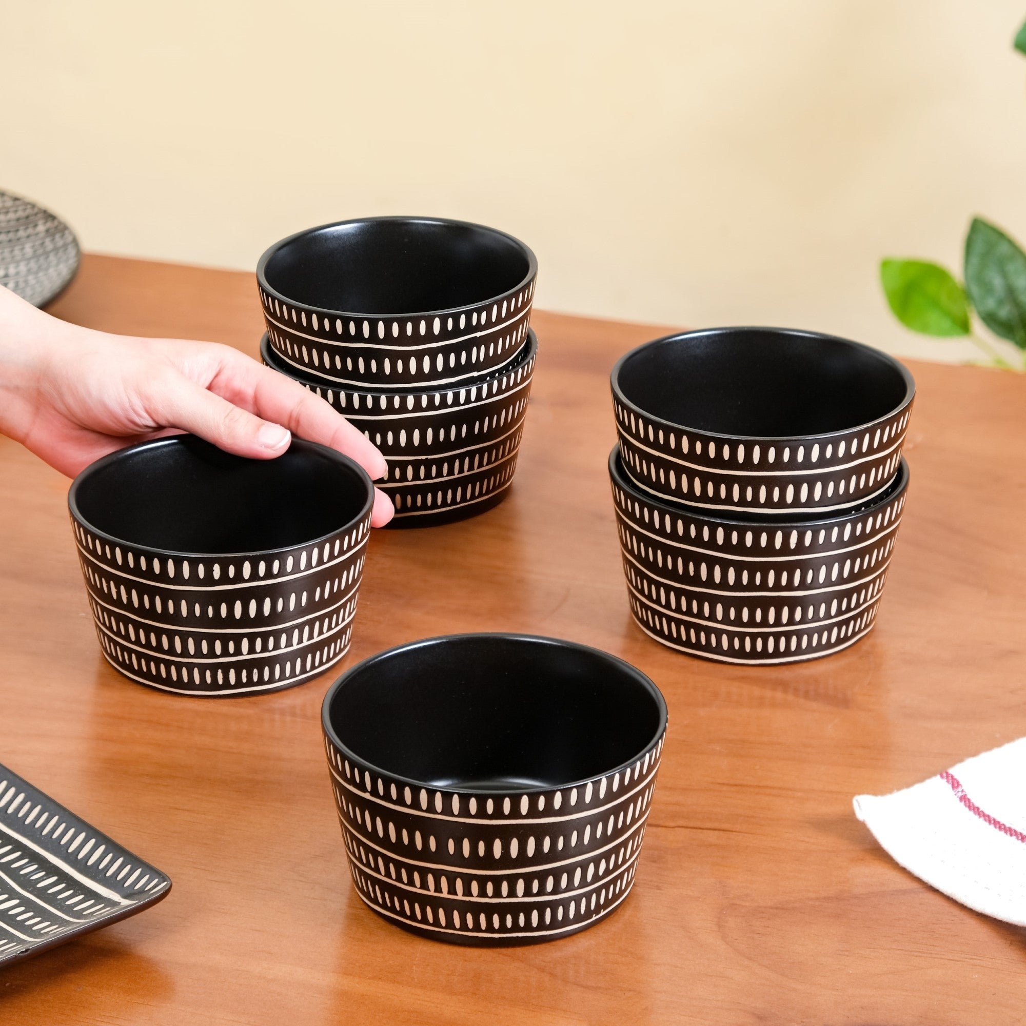 Nestasia Kuro Snack Bowl Set Of 6 400ml - view 2