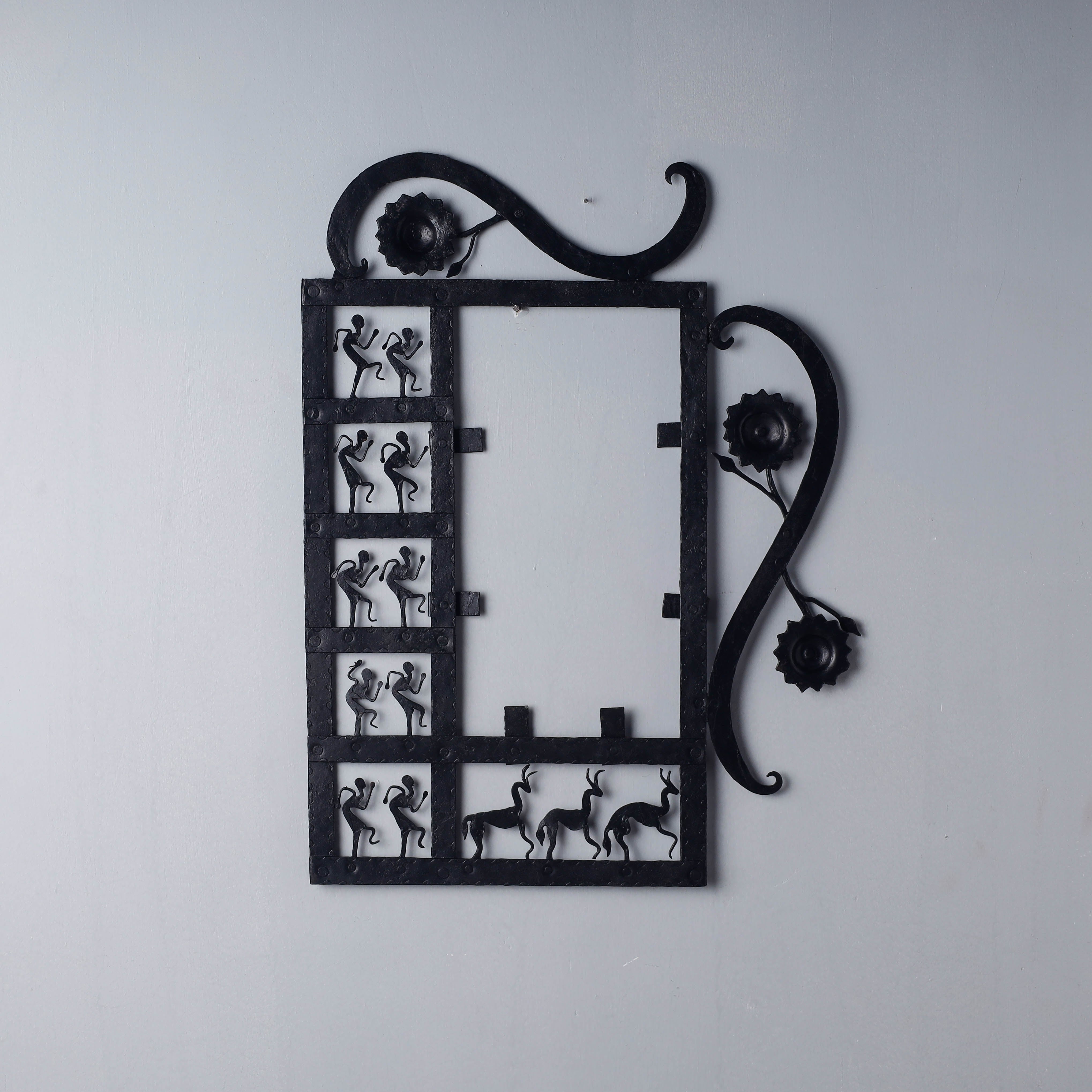 CHHATTISGARH HASTSHILP VIKAS BOARD Bastar Tribal Wrought Iron Photo Frame (21 x 18 in)