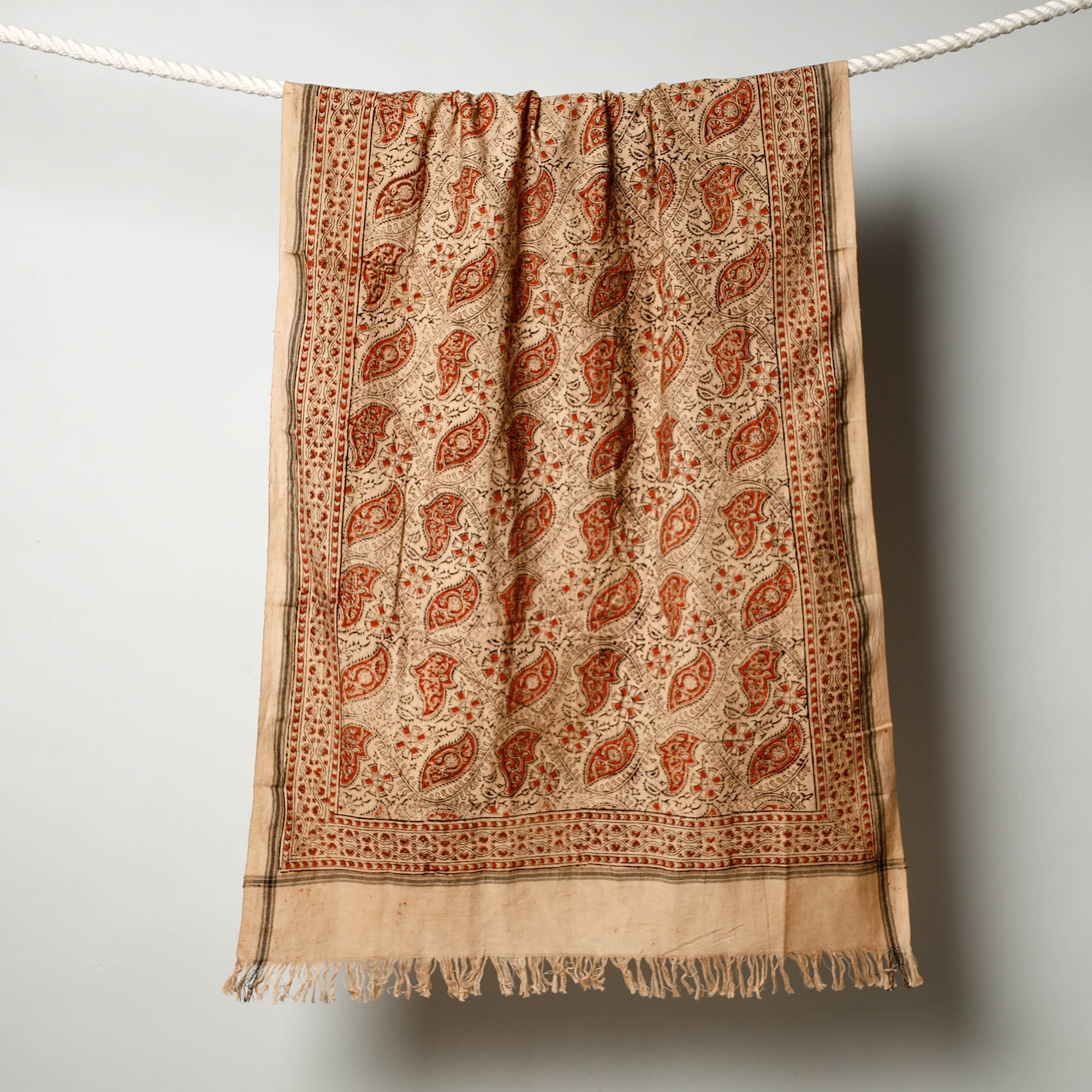 PITCHUKA SRINIVAS KALAMKARI PEDANA Beige - Pedana Kalamkari Block Printed Handloom Cotton Towel - view 2