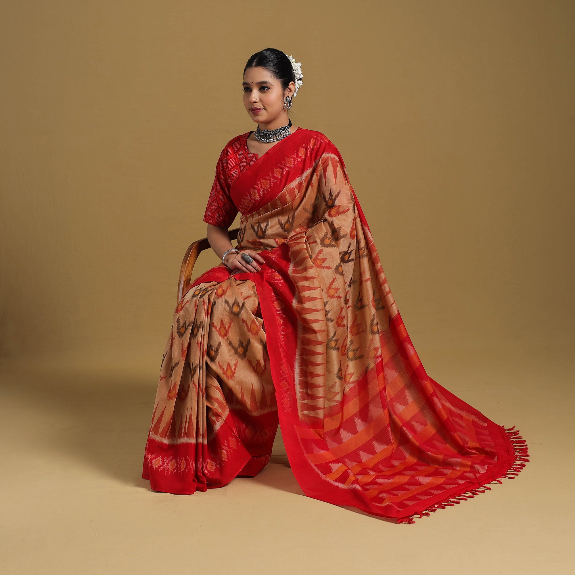 SOUTH KARGHA Beige - Telia Rumal Handloom Cotton Pochampally Double Ikat Saree 12 - view 2