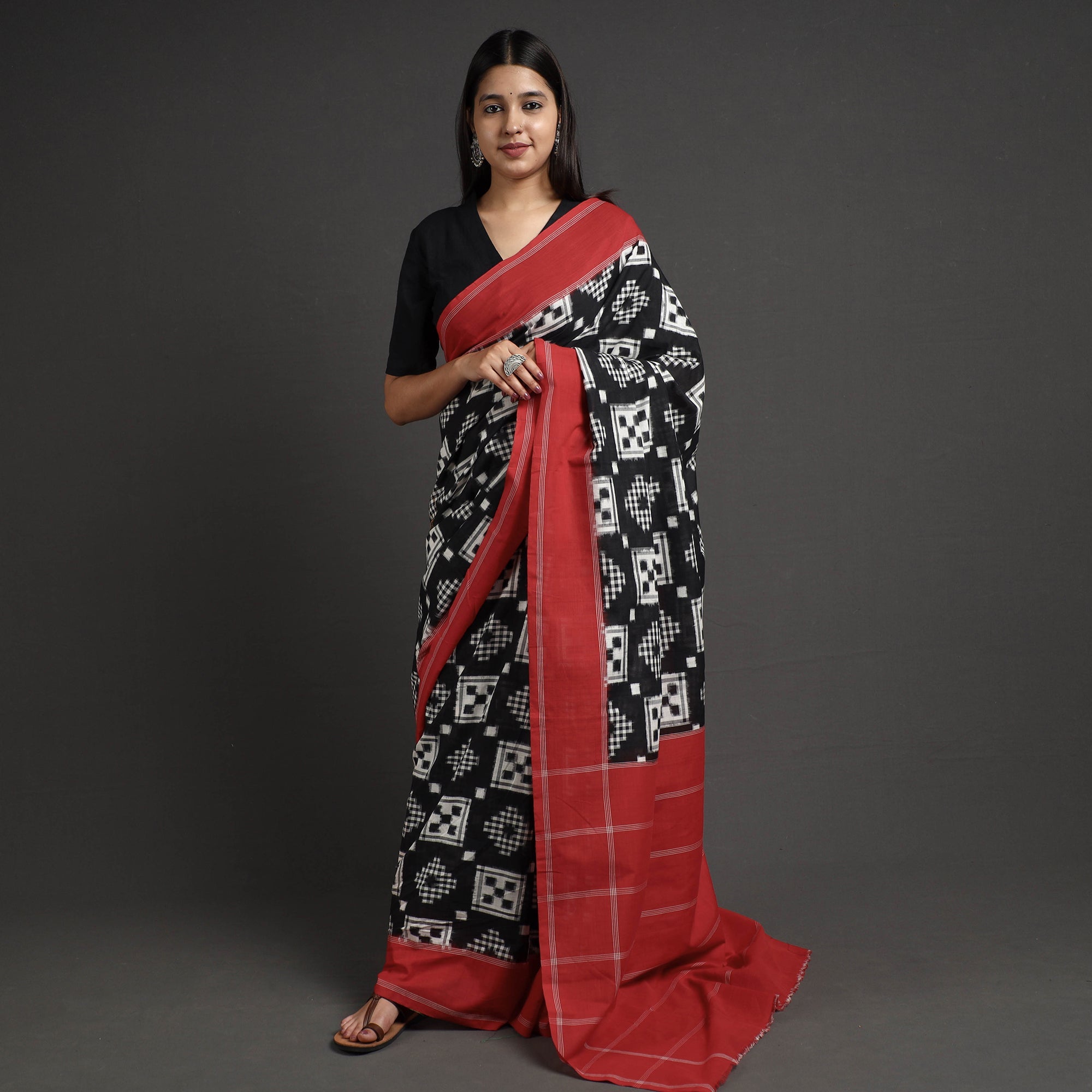 POCHAMPALLY IKAT WEAVES BY GOVARDHAN Black - Pochampally Double Ikat Weave Handloom Cotton Saree