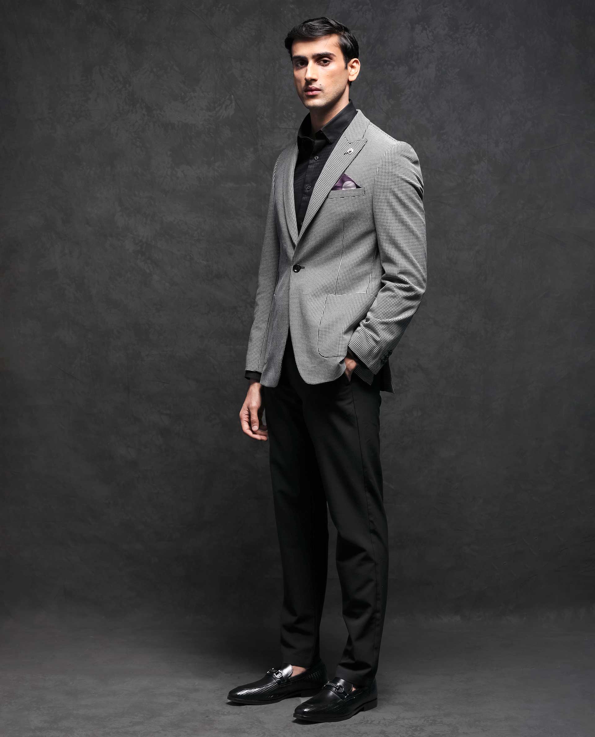 Rare Rabbit Men's Bellion Black Polyester Viscose Fabric Peak Lapel Single Breasted Tailored Fit Houndstooth Blazer - view 7