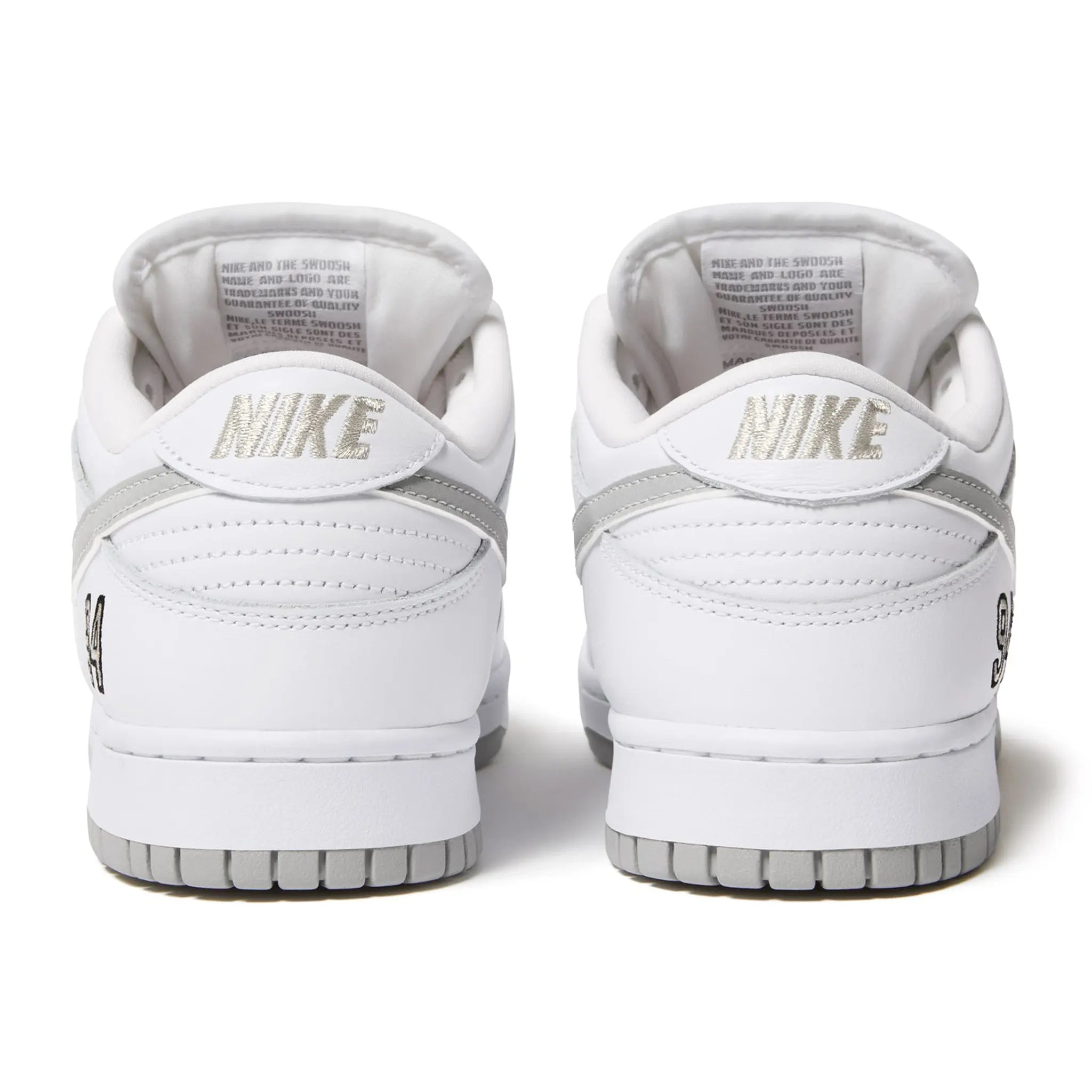 Supreme x Nike SB Dunk Low White - view 4