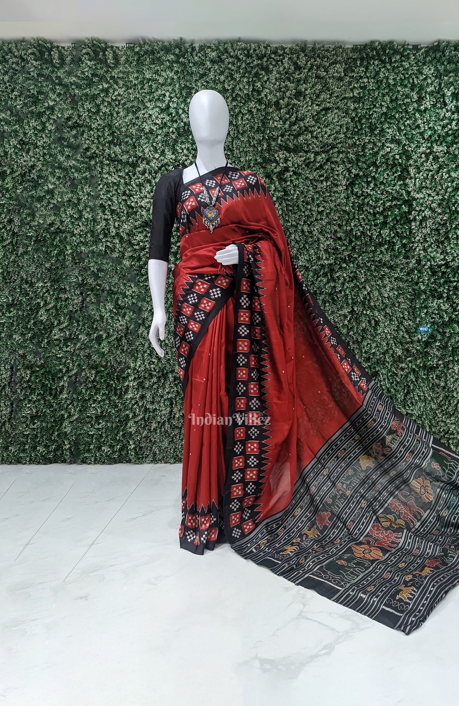 IndianVillèz Red Single Butta Border Pasapali Contemporary Silk Saree