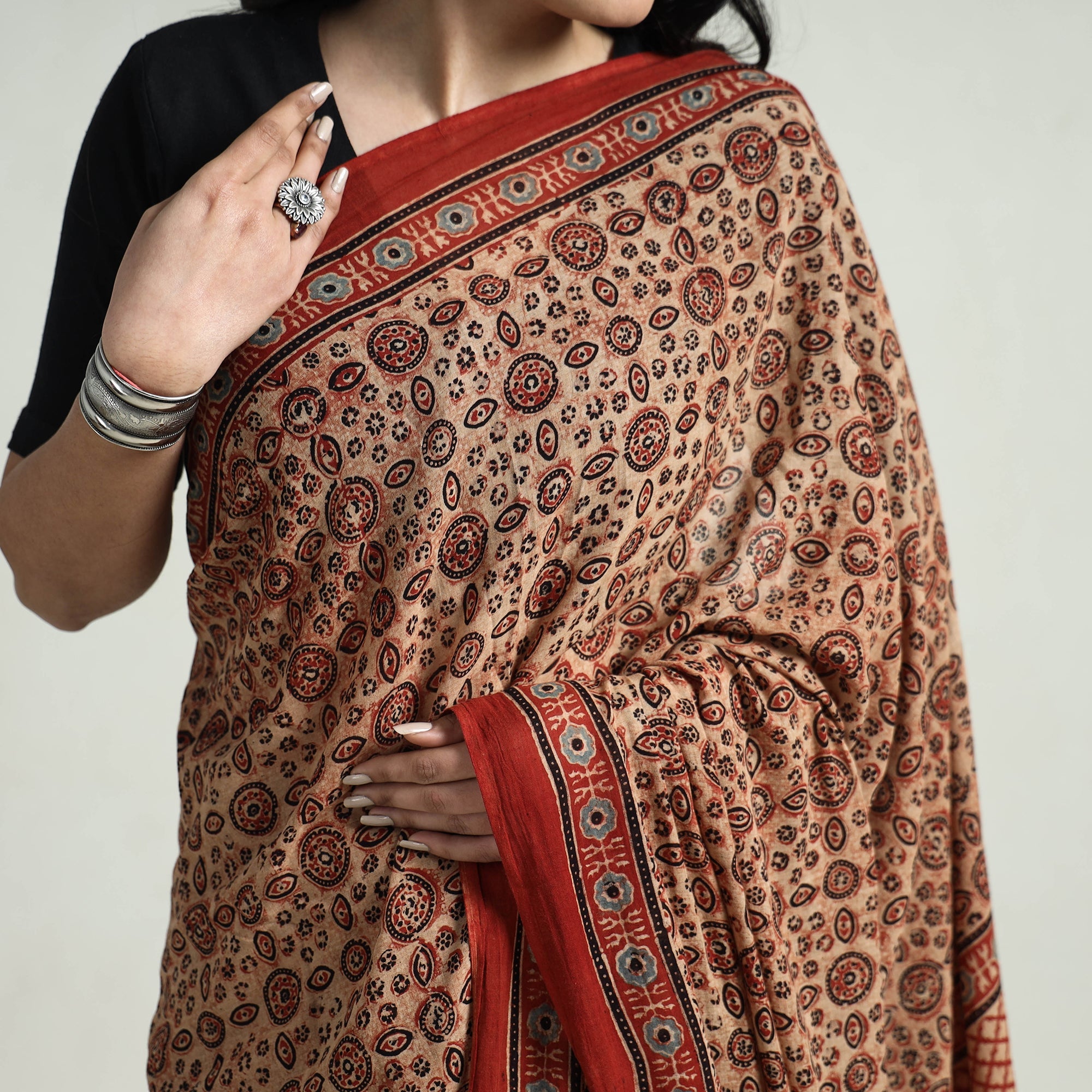 KACHCHH JI CHHAAP Brown - Block Printed Mul Cotton Ajrakh Saree - view 4