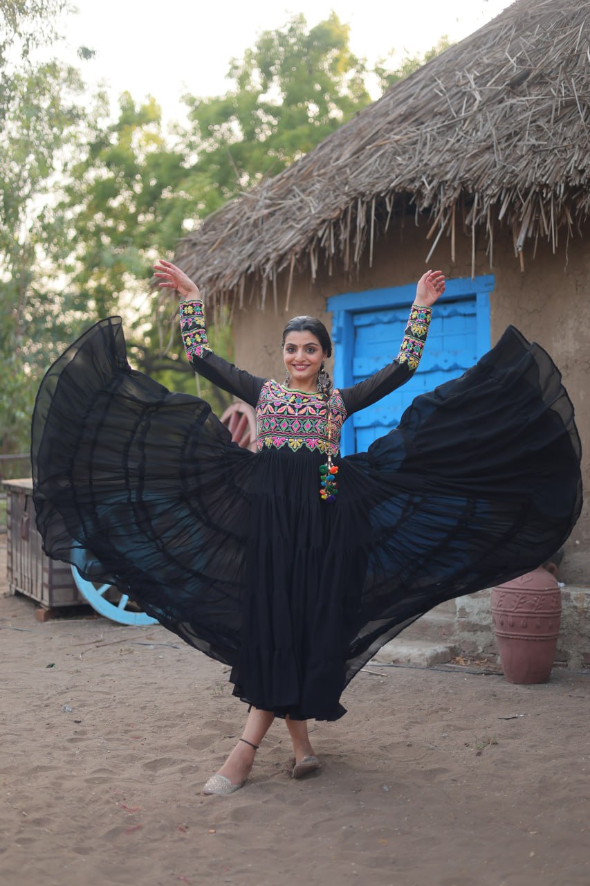 Clothsvilla Black Elegant Faux Blooming Gown with Kutchi Gamthi Work - view 3