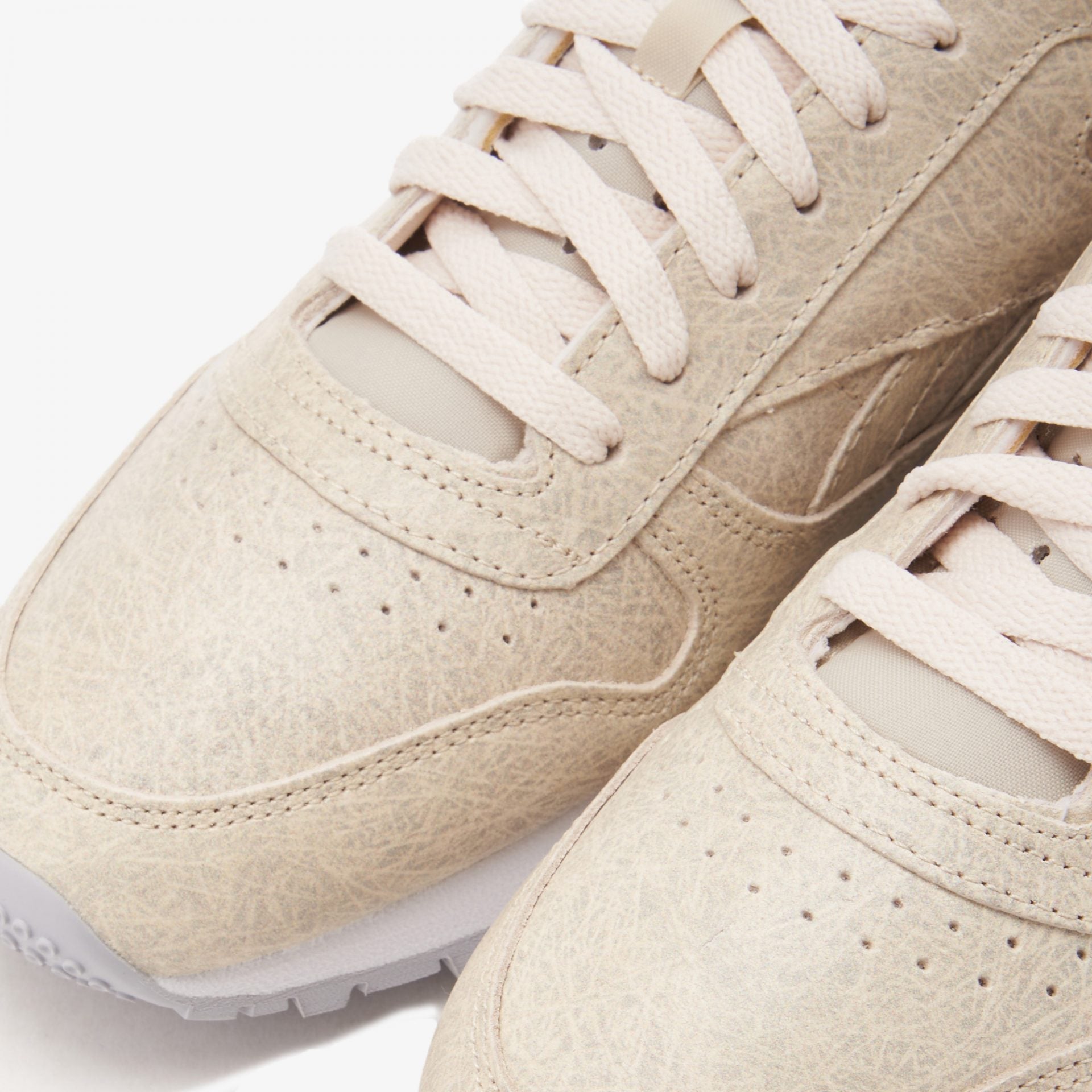 Reebok | EAMES CLASSIC LEATHER { SANDTRAP - view 4