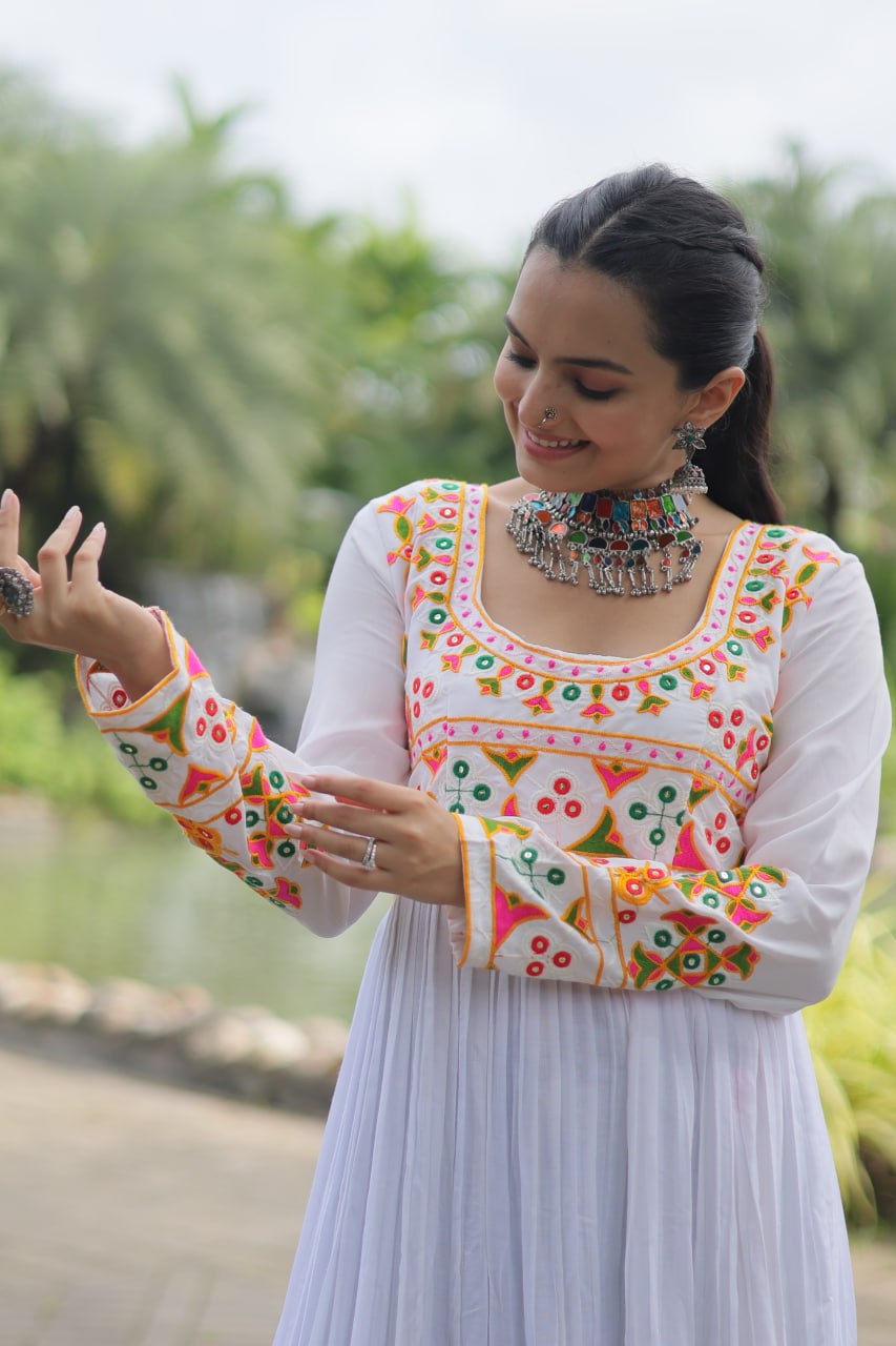 ClothsVilla White Designer Printed Kurti – Women's - view 4