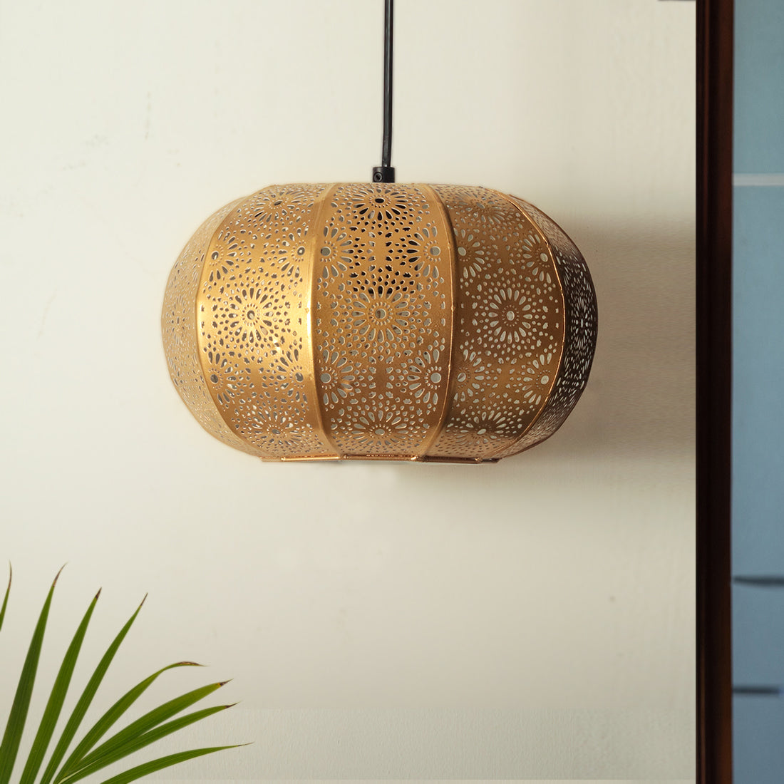 EXCLUSIVELANE 'Moroccan Grandeur' Hand-Etched Pendant Lamp In Iron (8 Inch, Matte Finish) - view 3