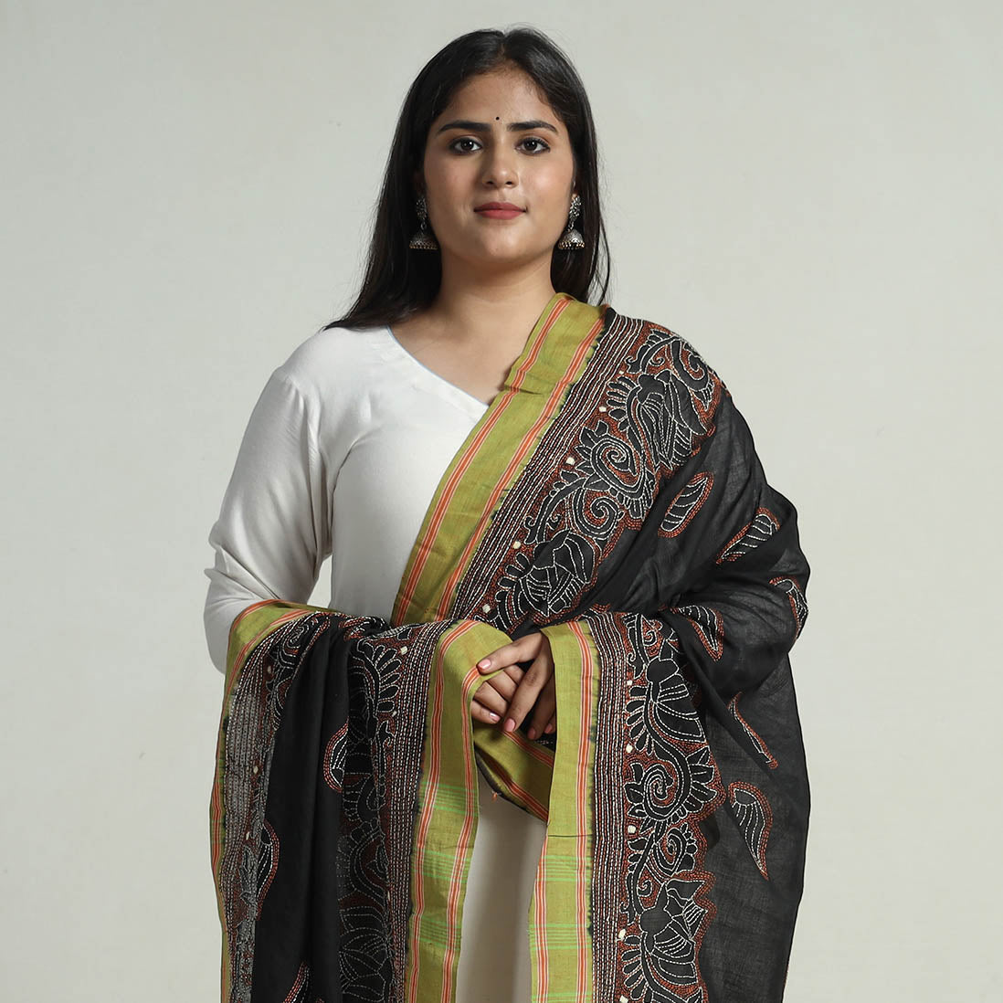KHUSHBASH - HAPPY LOOM OF EAST Black - Bengal Kantha Embroidery Cotton Handloom Dupatta 121 - view 4