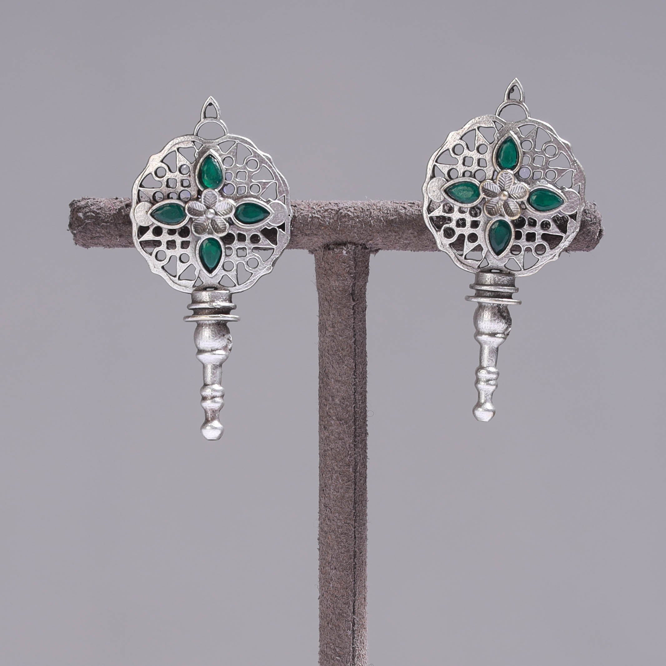 WHITE RIVER STORIES Antique Silver Finish Oxidised Brass Base Stone Work Stud Earrings - view 2