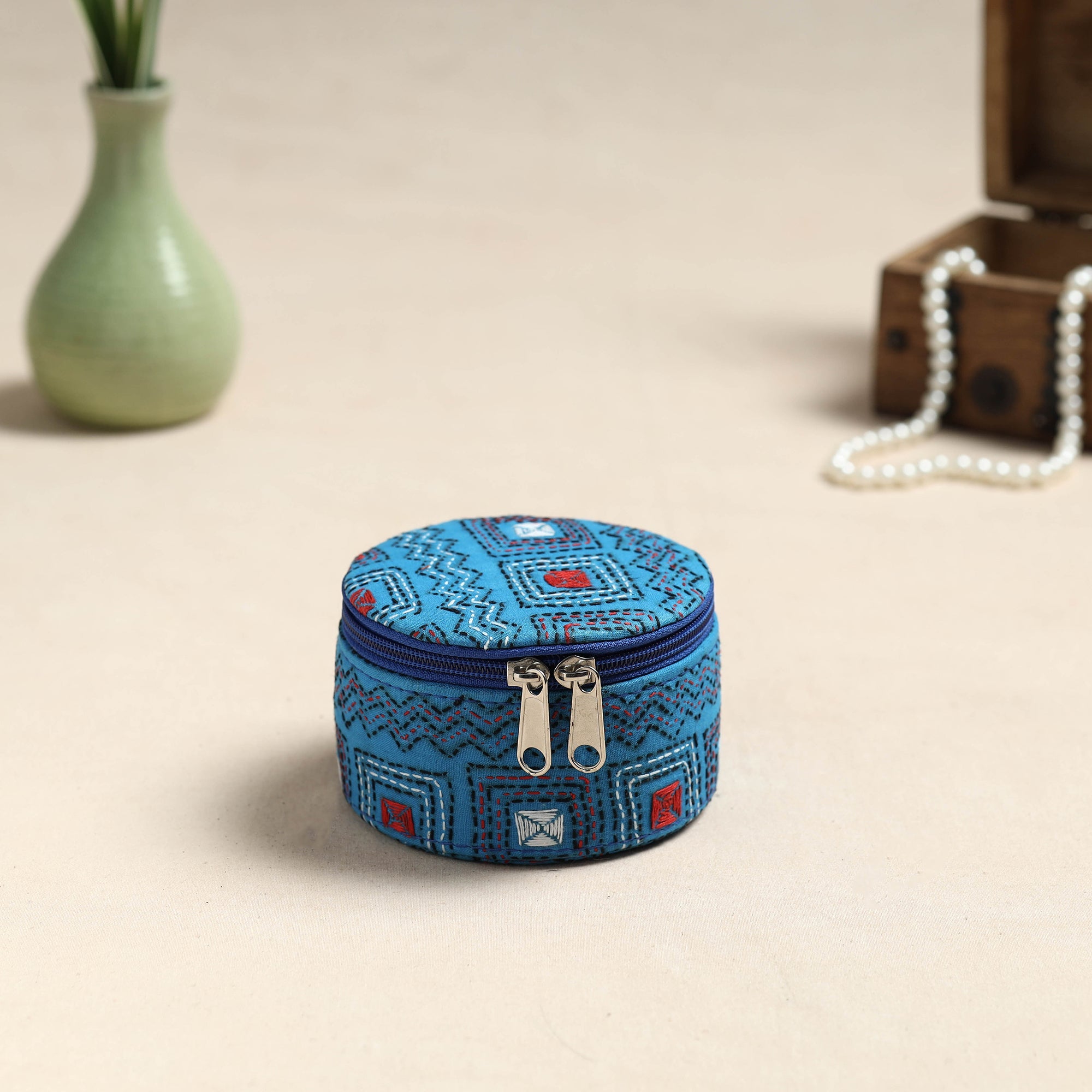 ASALKAAR Bengal Kantha Work Handcrafted Round Utility Box