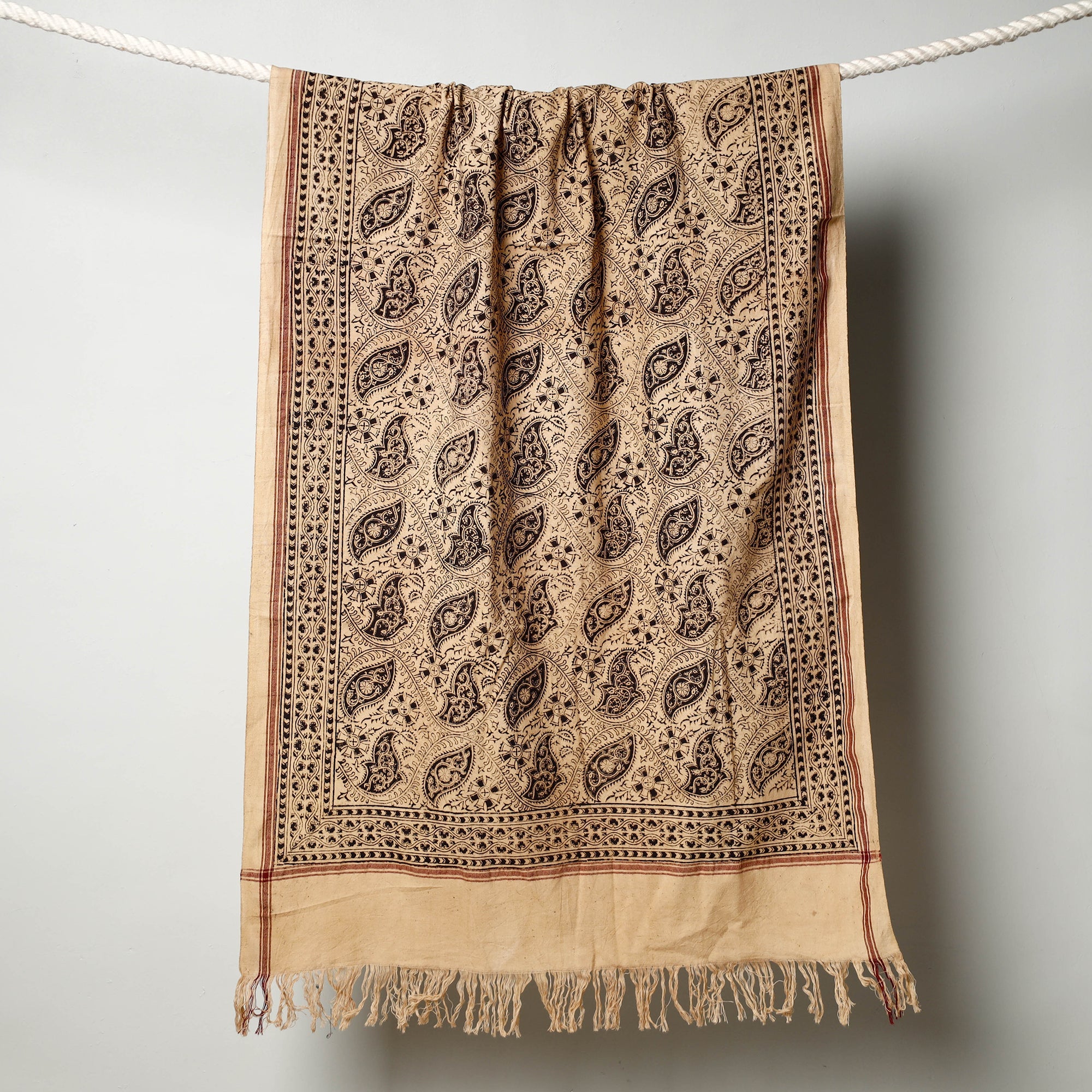 PITCHUKA SRINIVAS KALAMKARI PEDANA Beige - Pedana Kalamkari Block Printed Handloom Cotton Towel - view 2