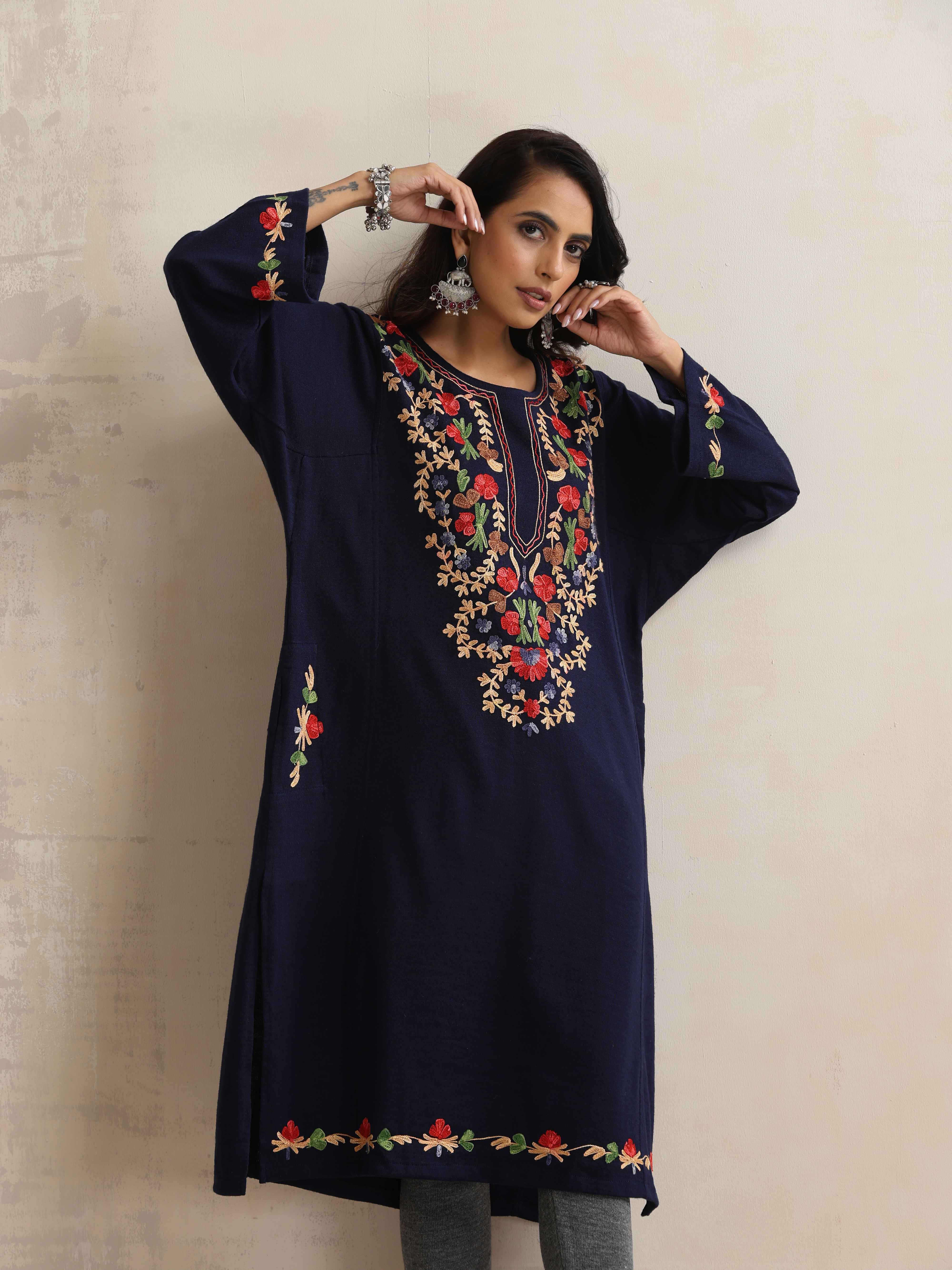 trueBrowns Blue Kashmiri Embroidered Woollen Phiran Kurta - view 4