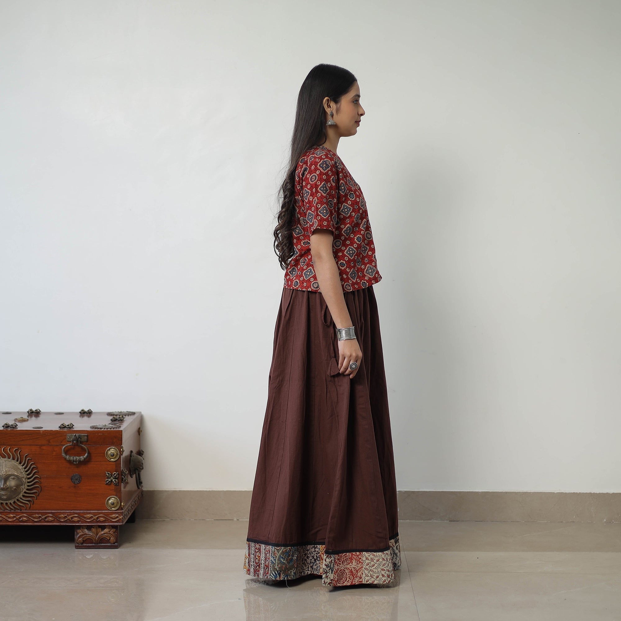 NOORI BAZAR 24 Kali Plain Cotton Skirt with Patchwork Border 04 - view 3