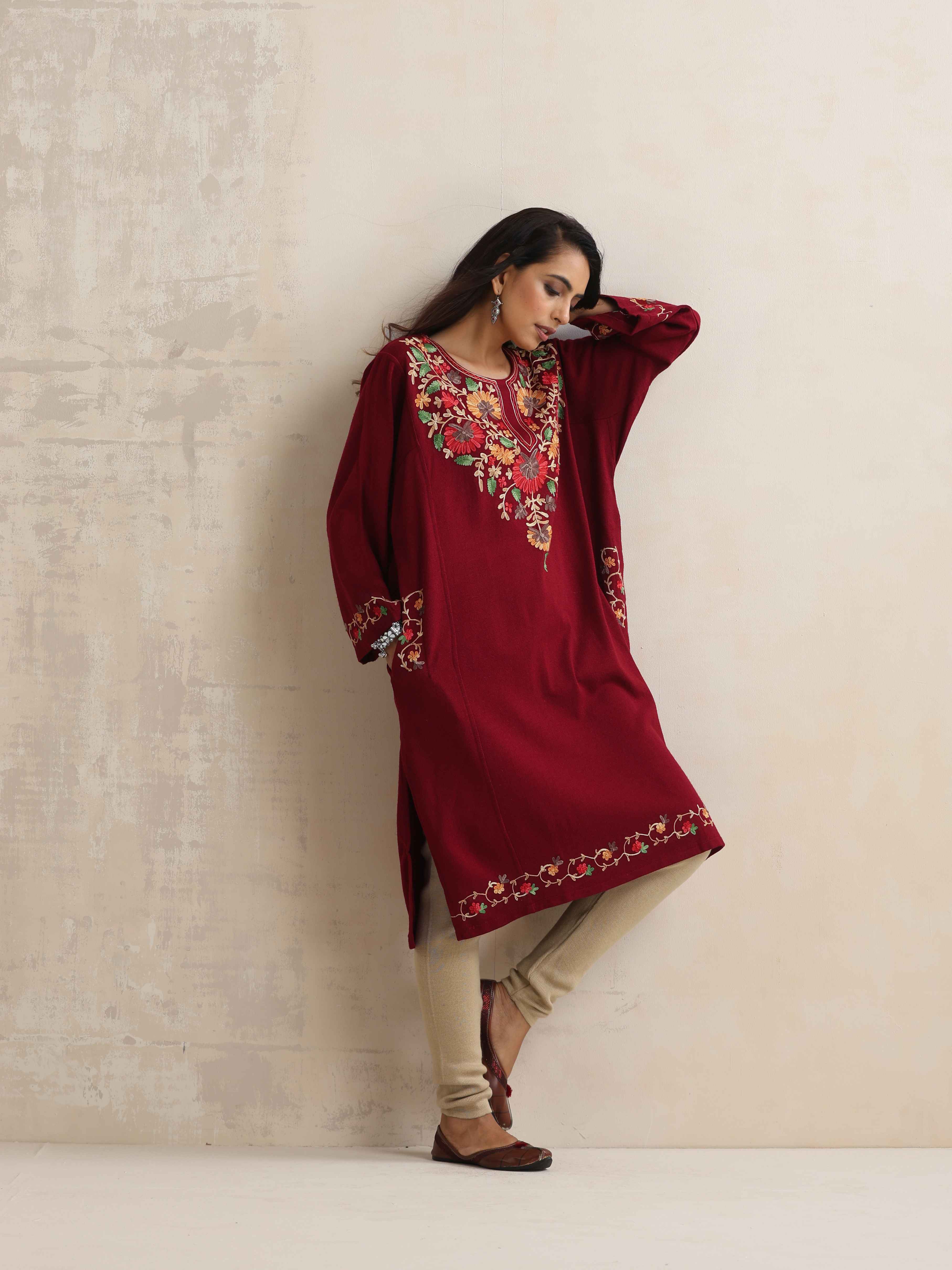 trueBrowns Maroon Kashmiri Floral Embroidered Woollen Phiran Kurta - view 3
