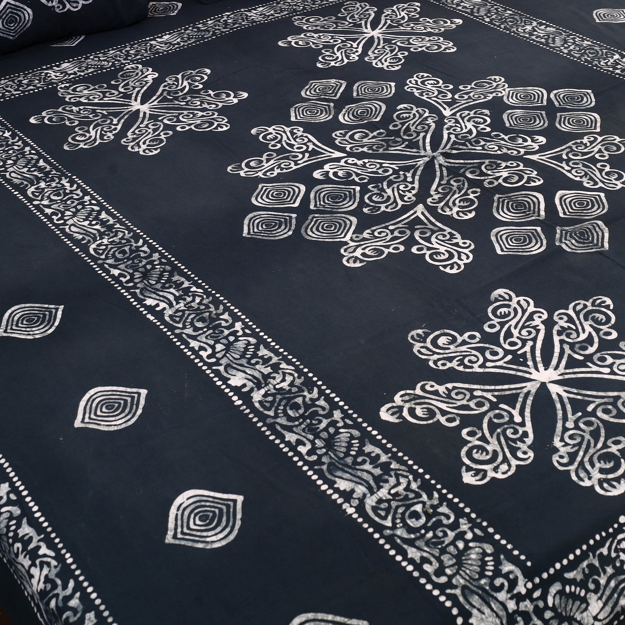 BATIK BY MD. SHARIFF Black - Cotton Double Hand Batik Print Bed Sheet Set 51 - view 2