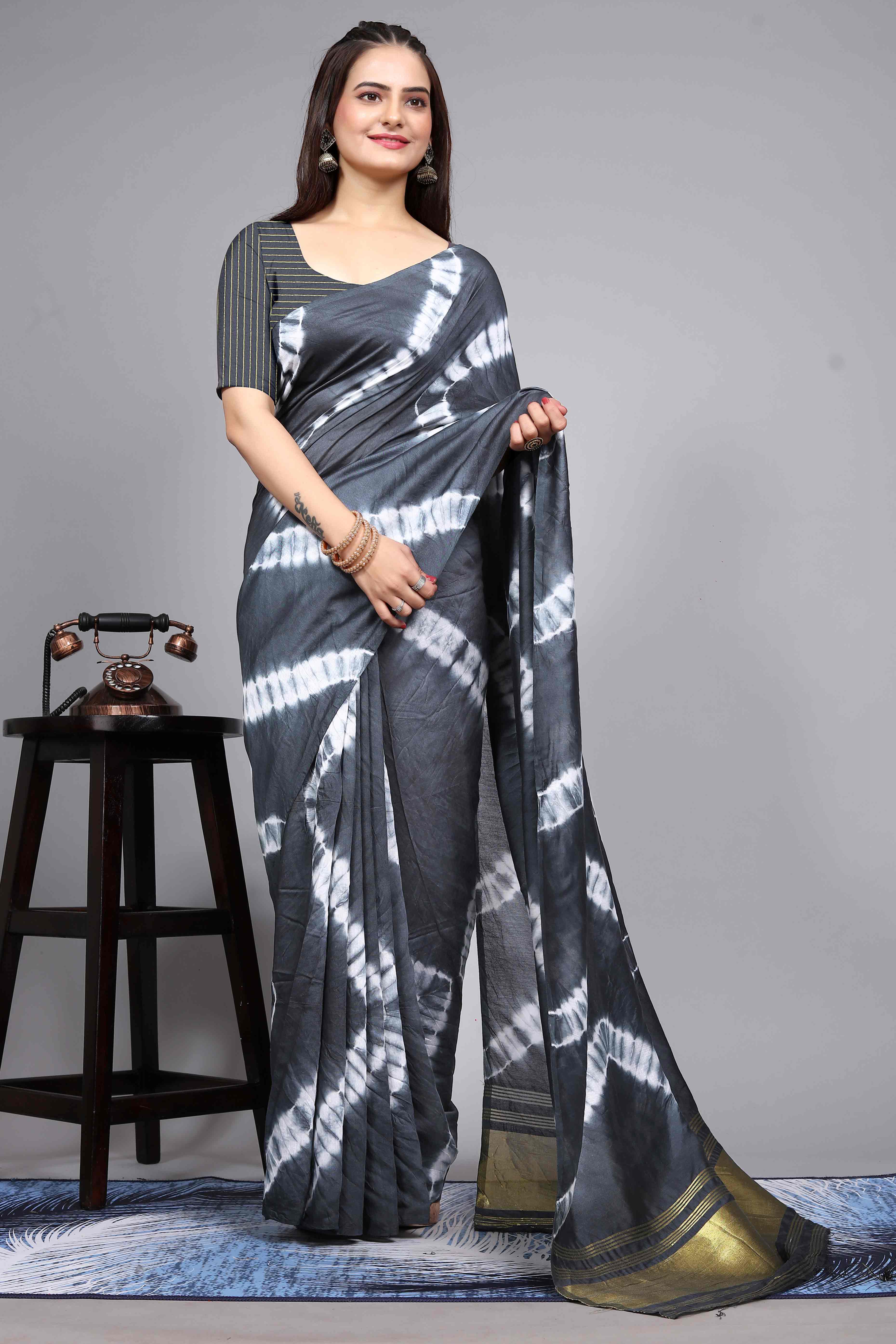 Peachmode Grey Shibori Leheriya Printed Chanderi Cotton Silk Lagdi Patta Saree