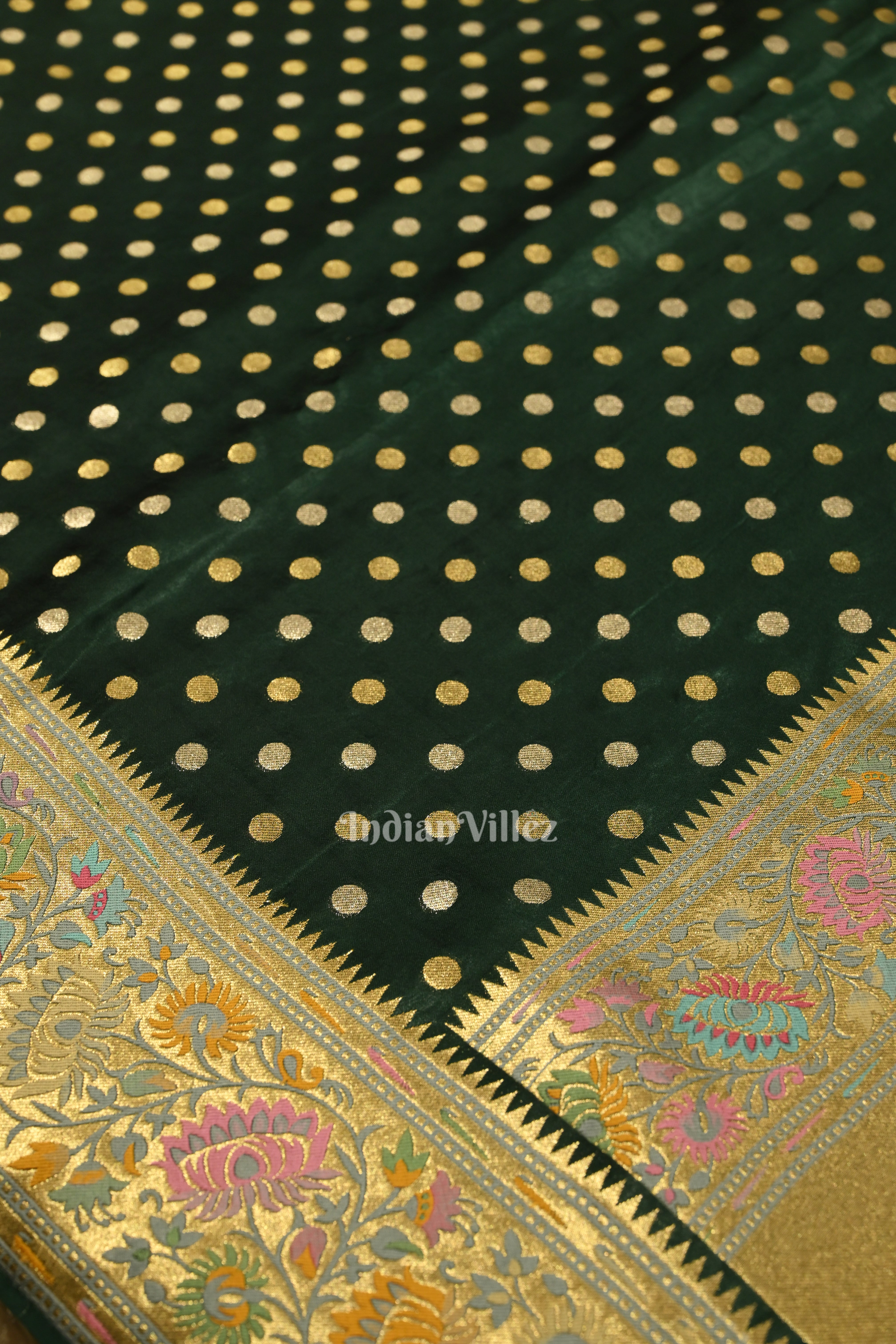 IndianVillèz Green Banarasi Silk Saree With Paithani Border and Pallu - view 4