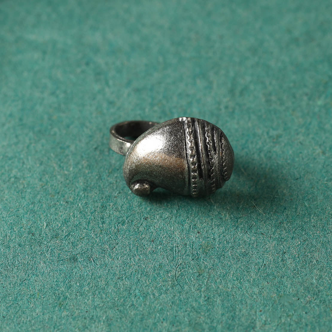 HAVELI CHRONICLES Antique Padma Sterling Silver Nosepin - view 2