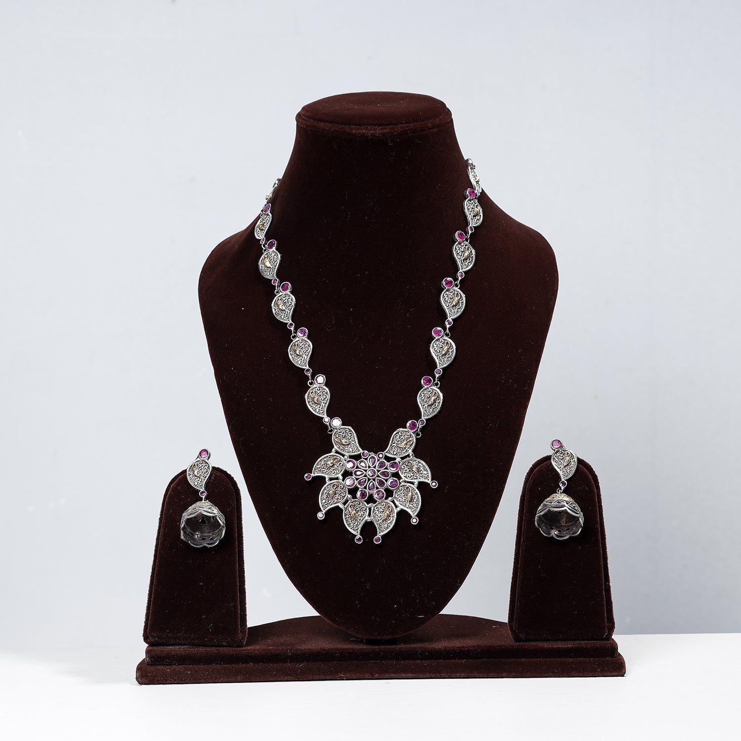 WHITE RIVER STORIES Antique Dual Tone Oxidised Brass Base Stone Necklace Set