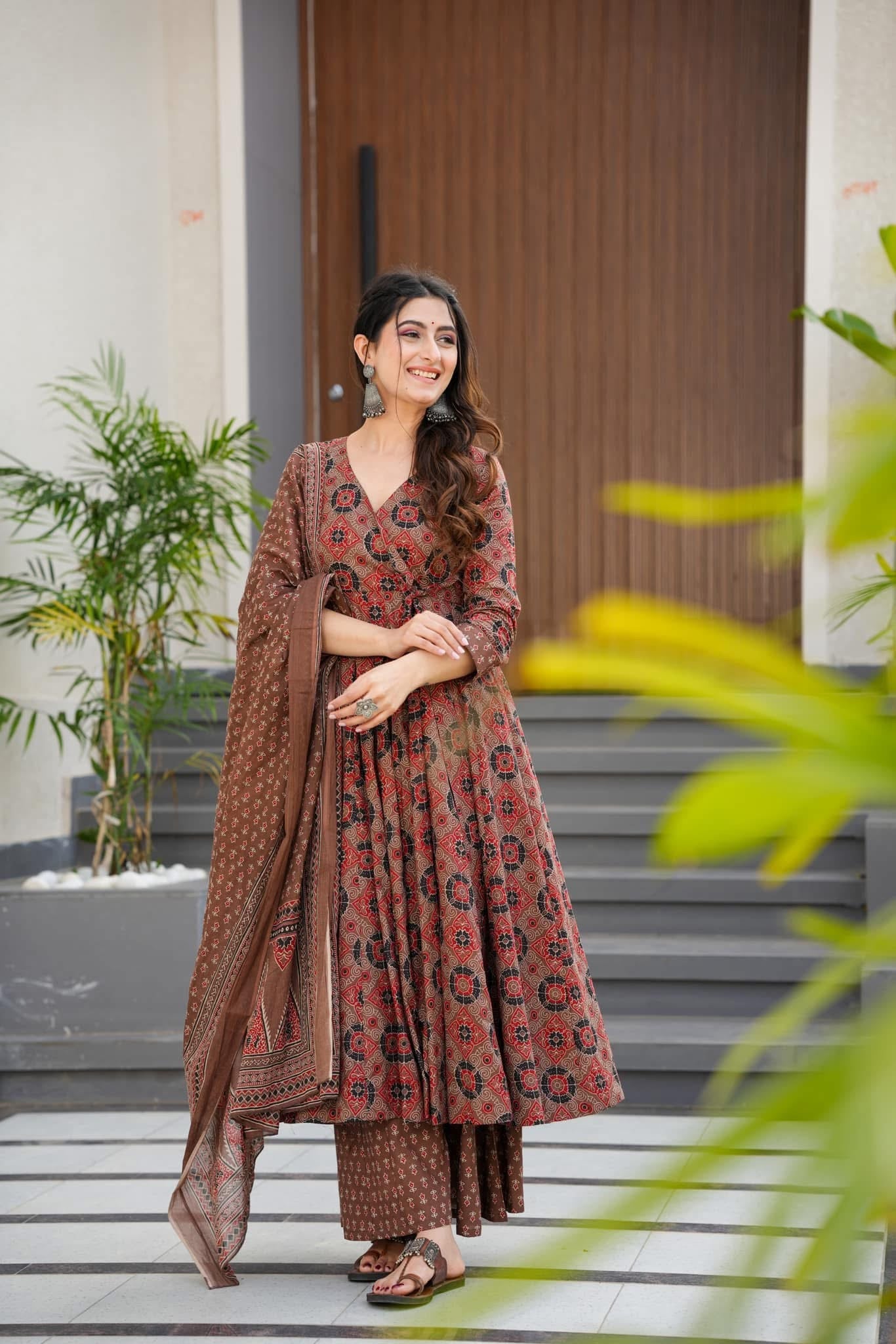 Idaho-o Sneha cotton angrakha suit set