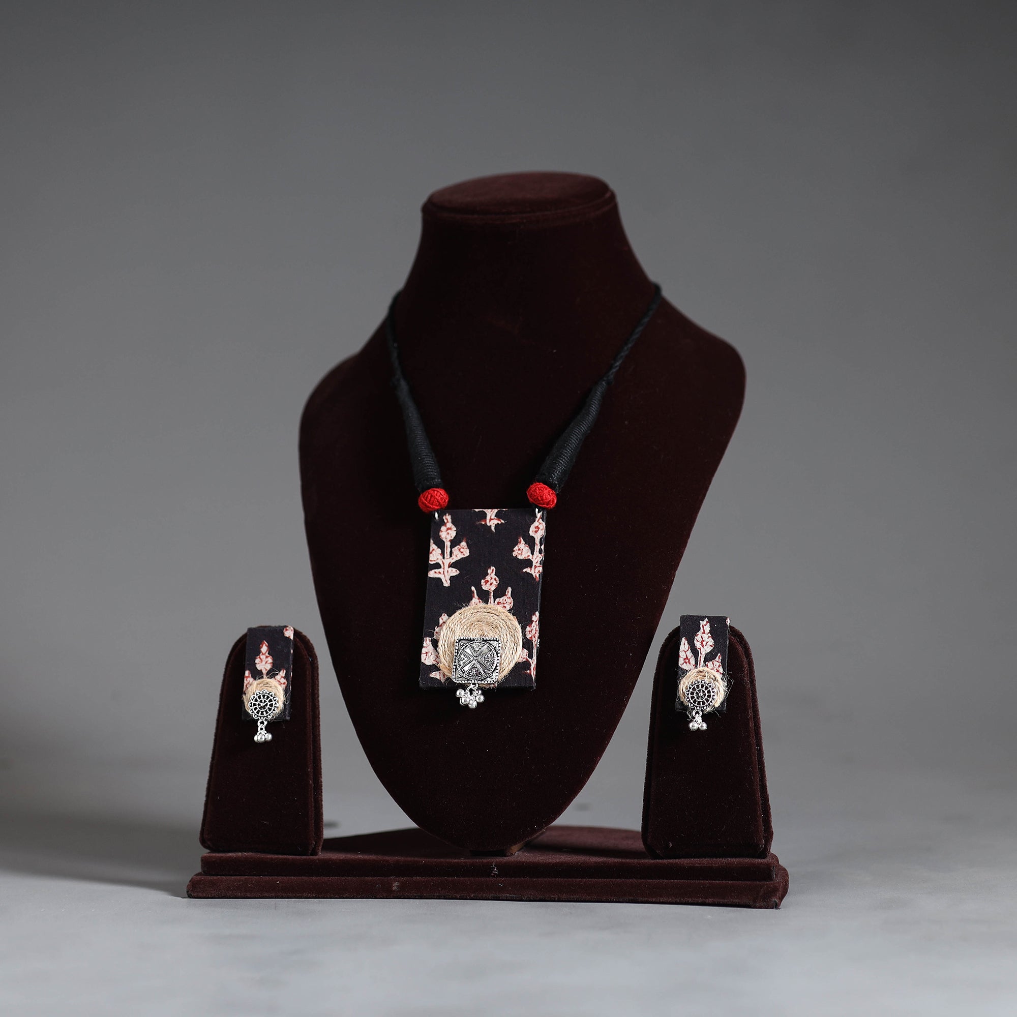 JALPARI Black - Handmade GS Jute Fabart Necklace Set 03