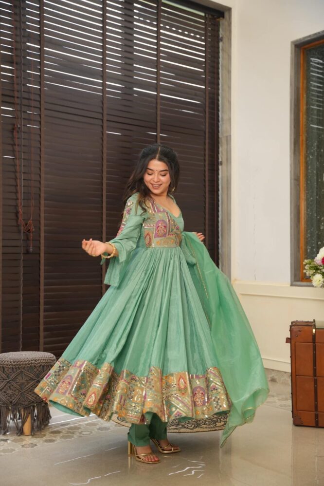 Idaho-o Janitha green suit set - view 2
