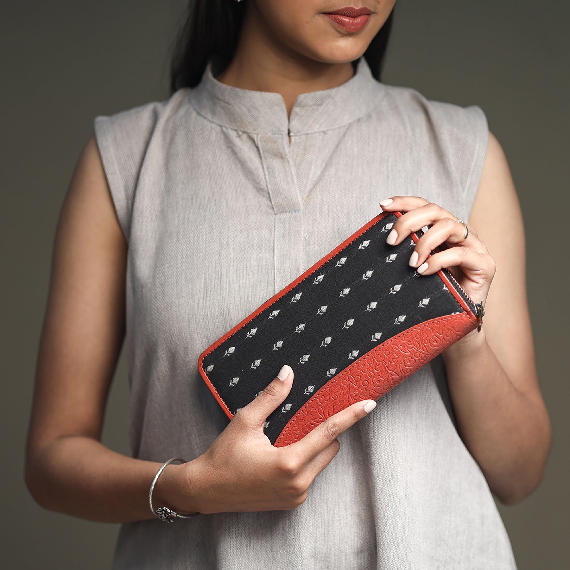 ASALKAAR Black - Handcrafted Jacquard Weave Leather Wallet
