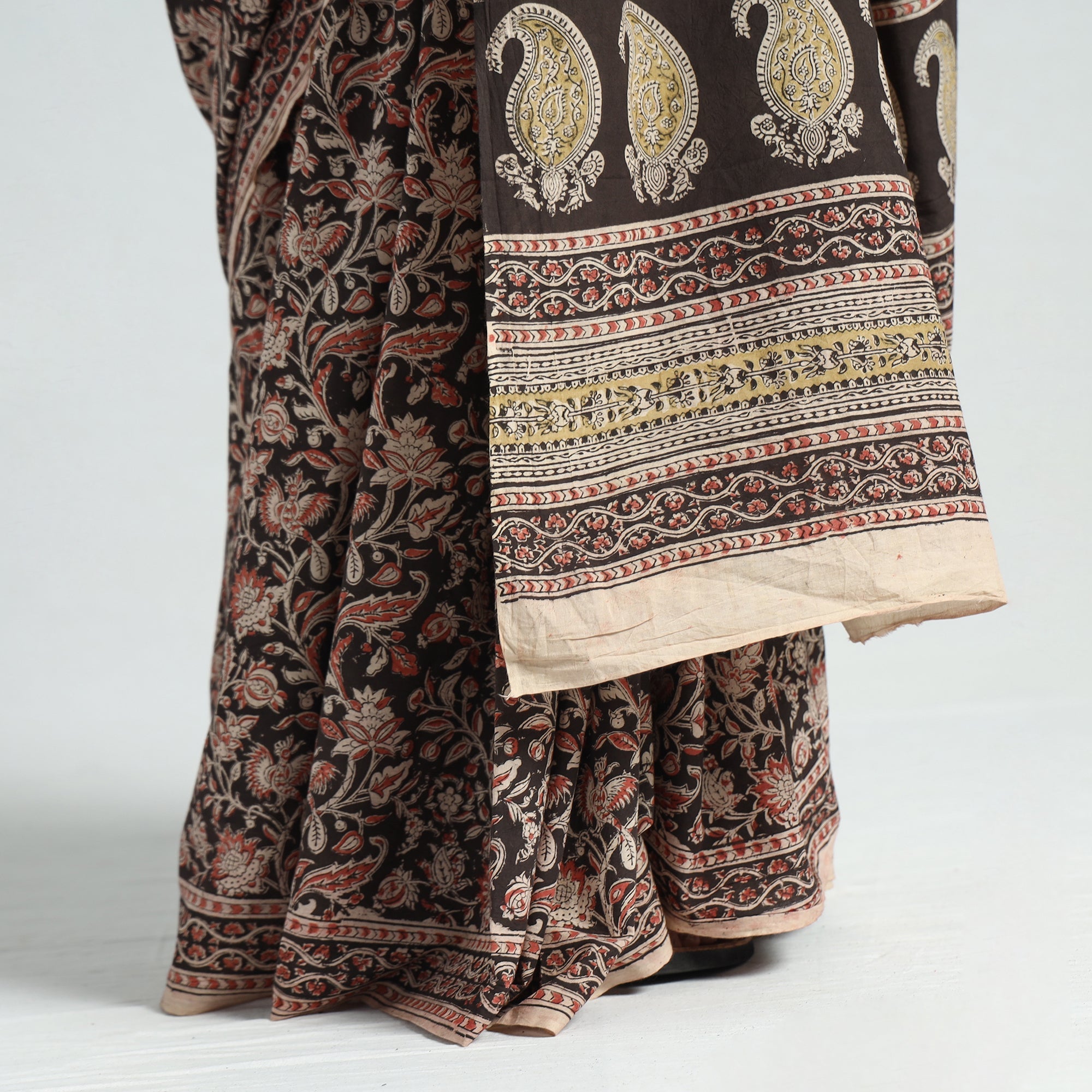 PITCHUKA SRINIVAS KALAMKARI PEDANA Black - Pedana Block Print Cotton Kalamkari Saree 01 - view 5