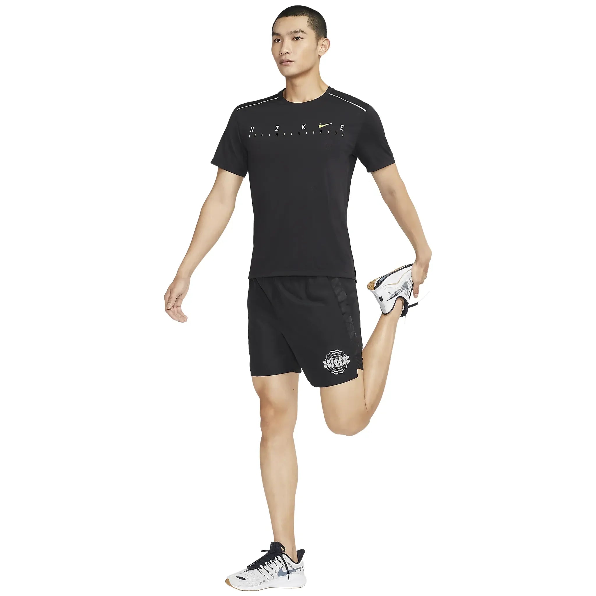 Nike Dri-Fit Wild Run Challenger DNA 7-Inch Black Running Shorts - view 6