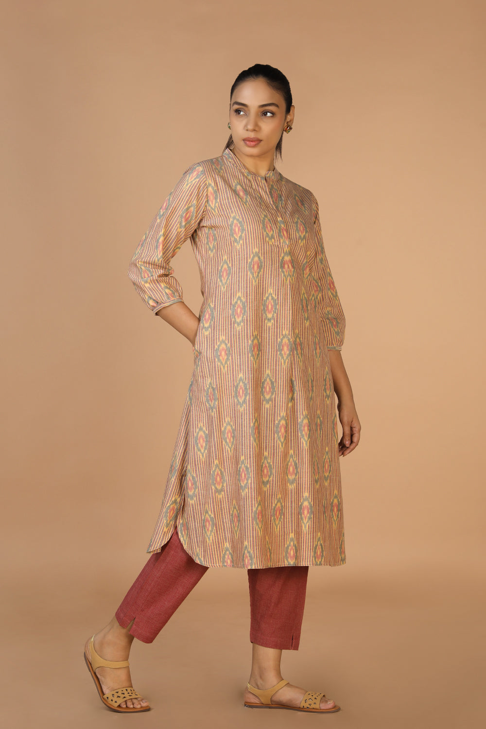 Kalanjali Ethnics Handwoven cotton Pochampally Ikat Kurta - view 3