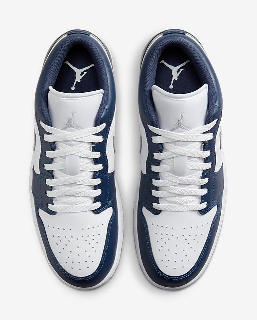 Air Jordan 1 Low Midnight Navy Wolf